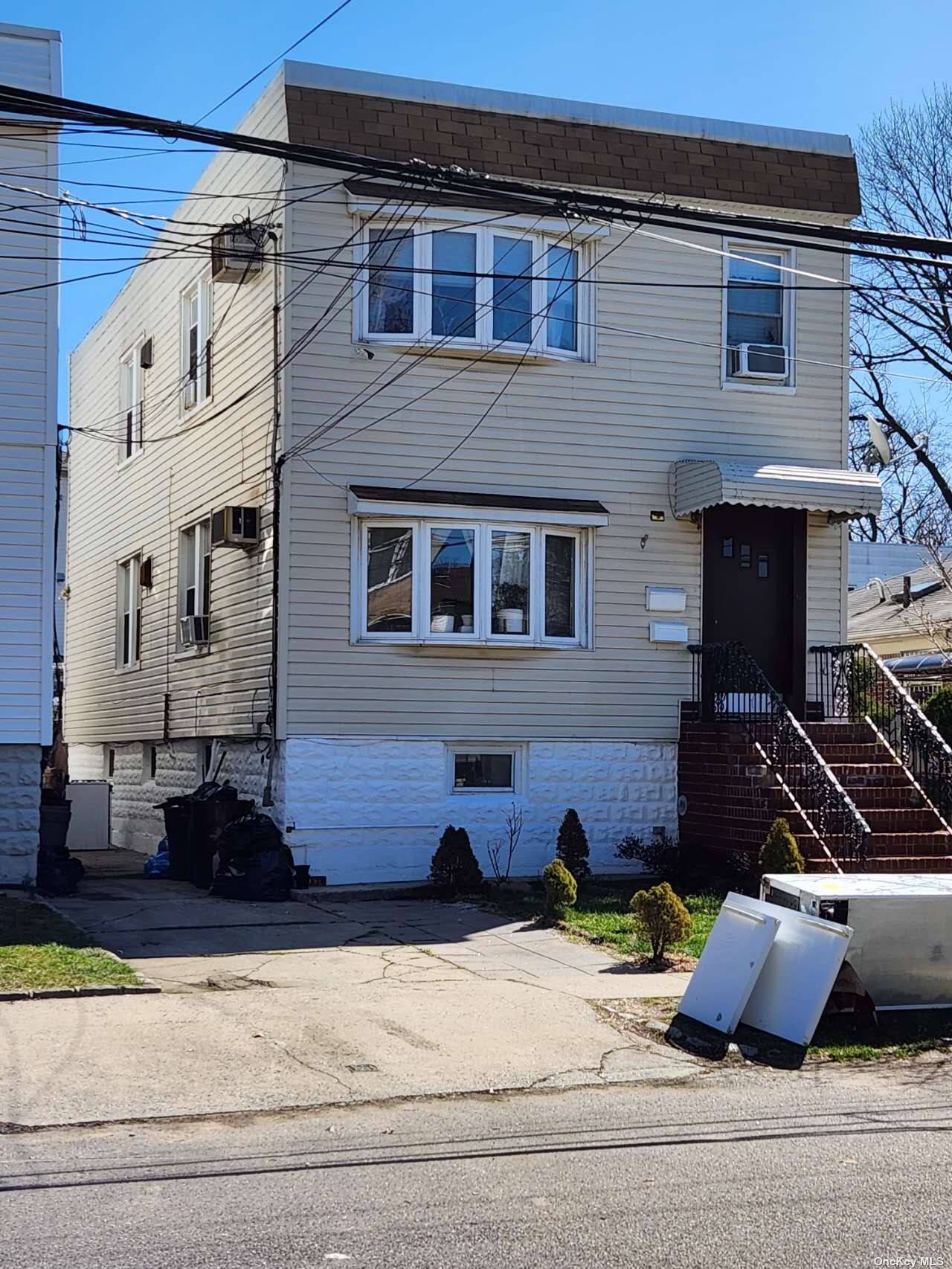 #1 photo, 7-23 124 Street, 皇后区 大学点 College Point , NY 11356