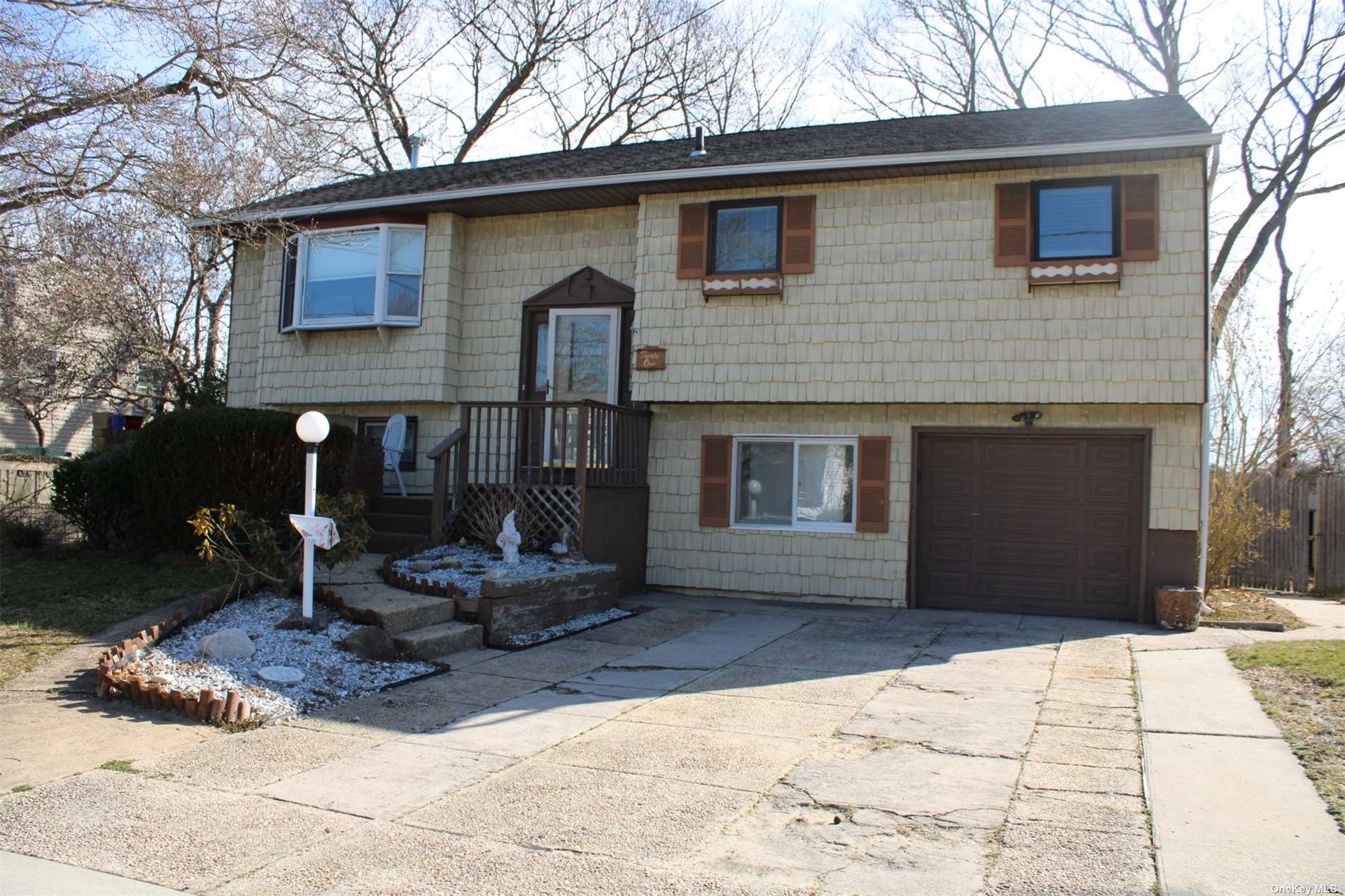 #1 photo, 31 Mallard Avenue, 东长岛 Selden , NY 11784