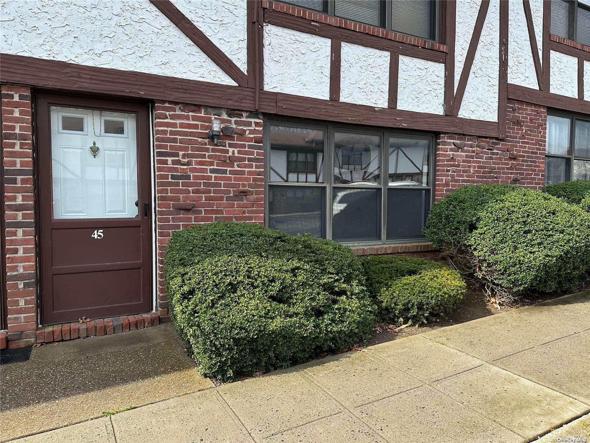 #1 photo, 45 Bailey Court, 东长岛 Middle Island , NY 11953