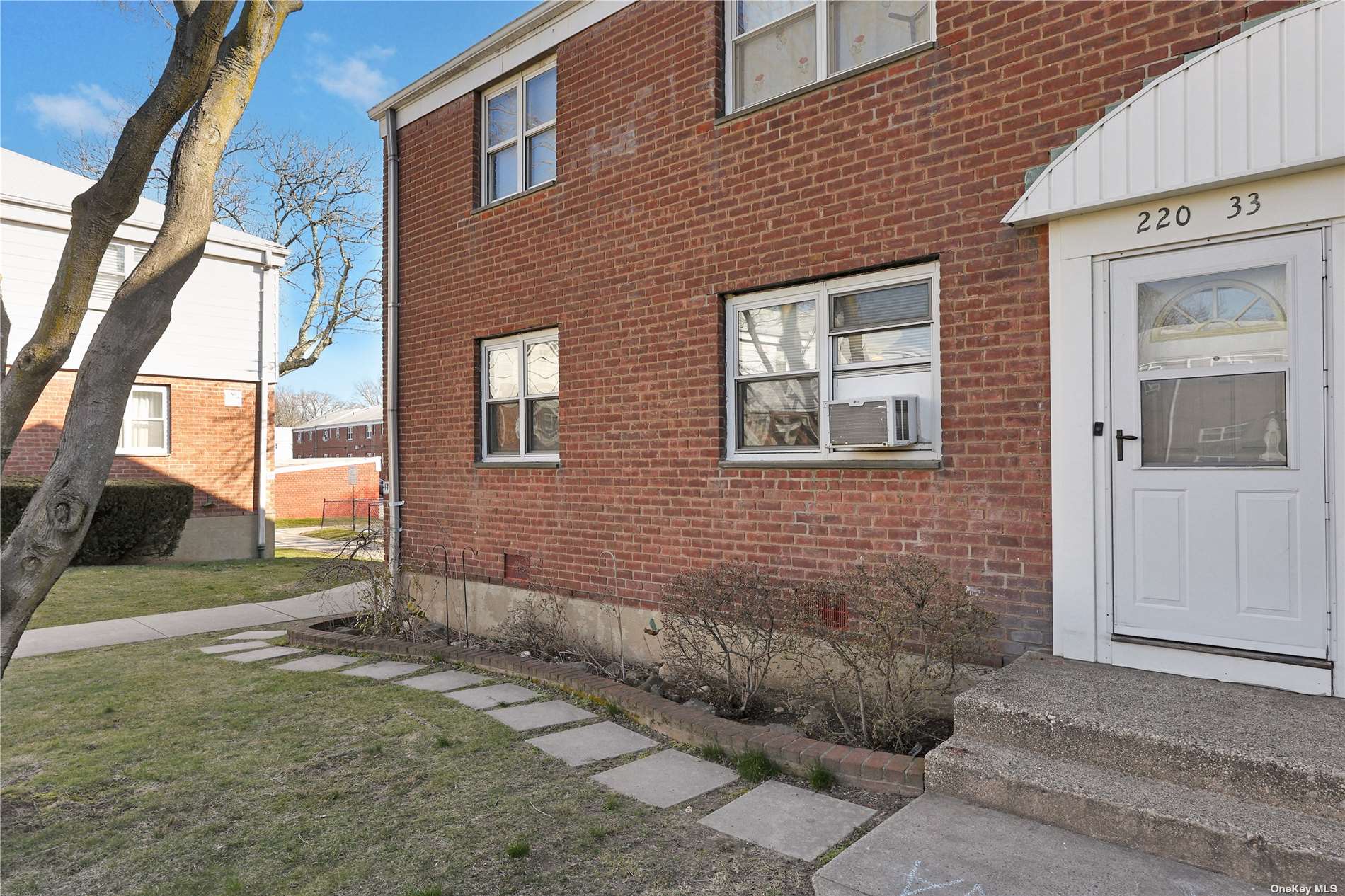 #1 photo, 220-33 73 Avenue, 皇后區 貝塞 Bayside , NY 11364