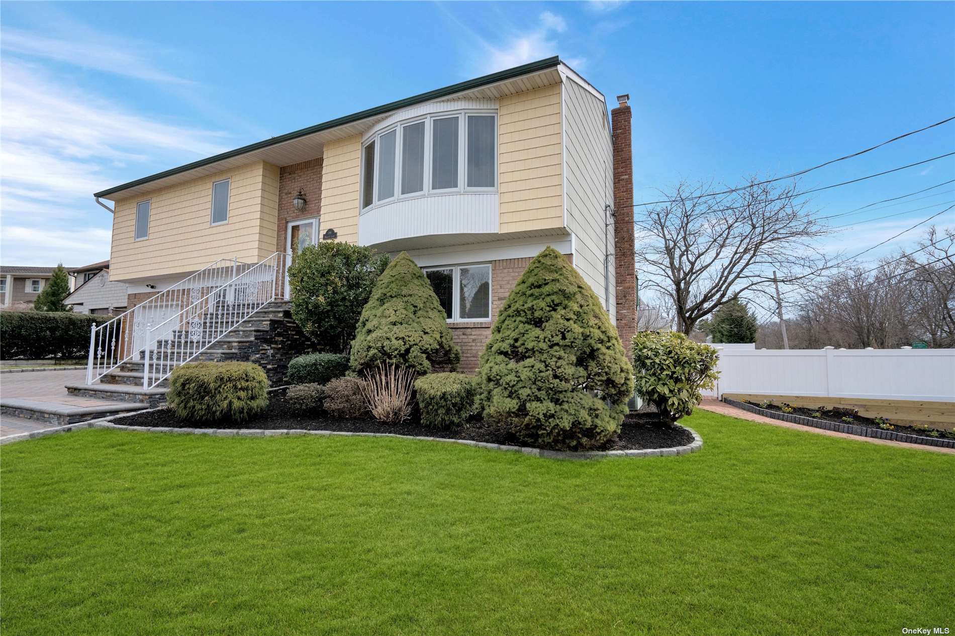 #1 photo, 1 Meredith Court, 长岛 Plainview , NY 11803