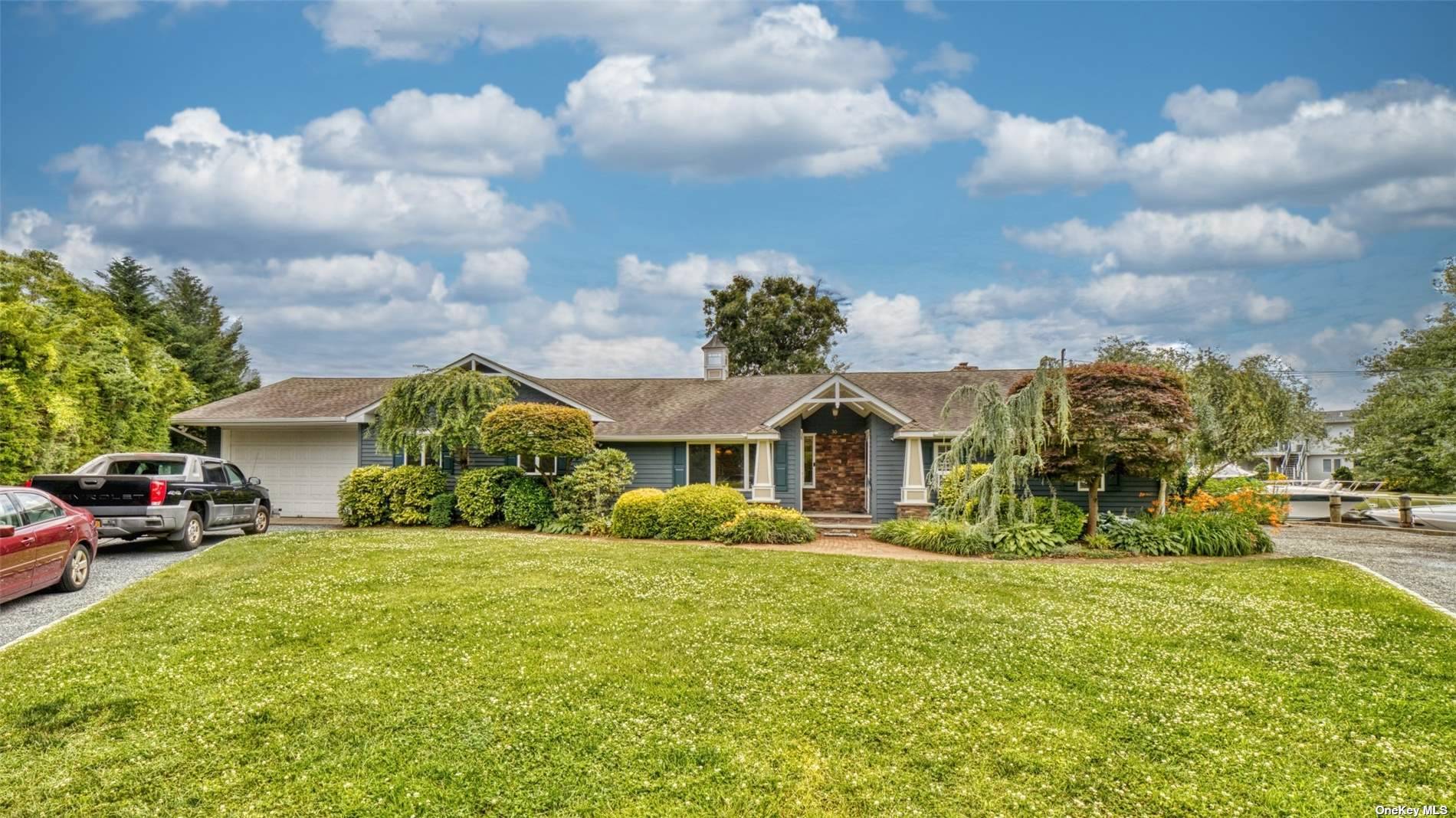 #1 photo, 30 Biltmore Avenue, 东长岛 Oakdale , NY 11769