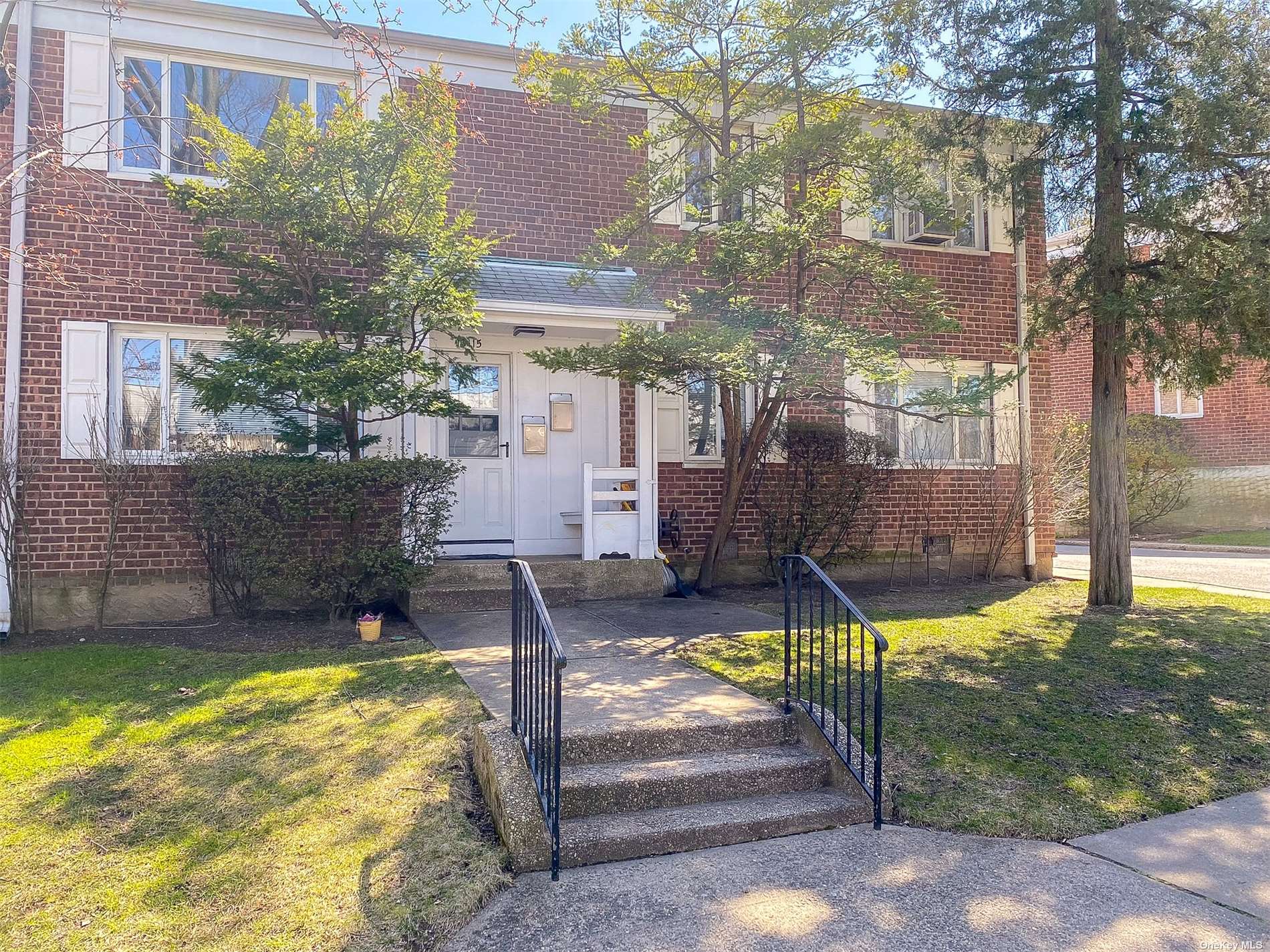 #1 photo, 13-15 212 Street, 皇后區 貝塞 Bayside , NY 11360