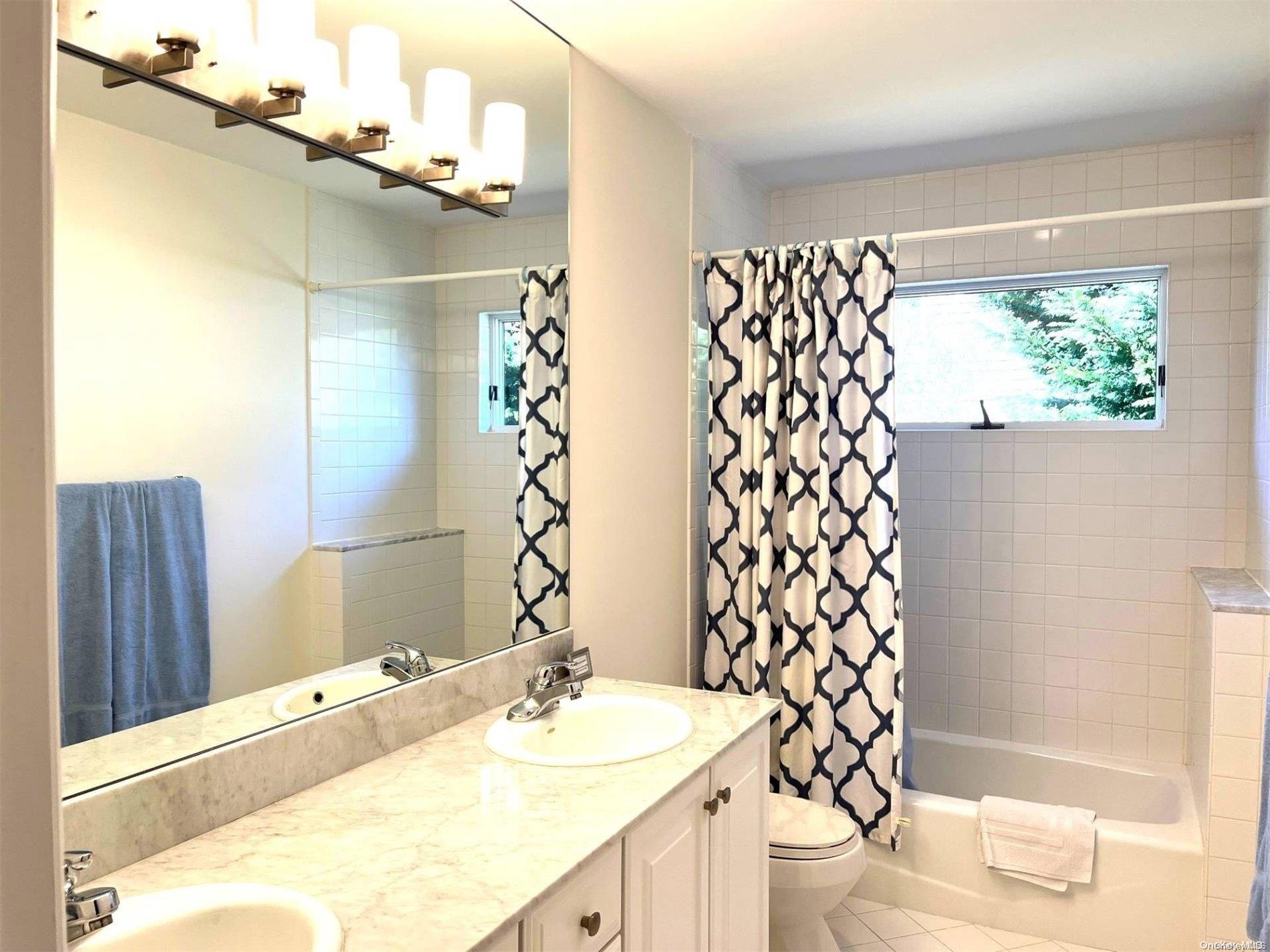 #12 photo, 43 Bridle Path, サフォーク郡 Westhampton Beach , NY 11978