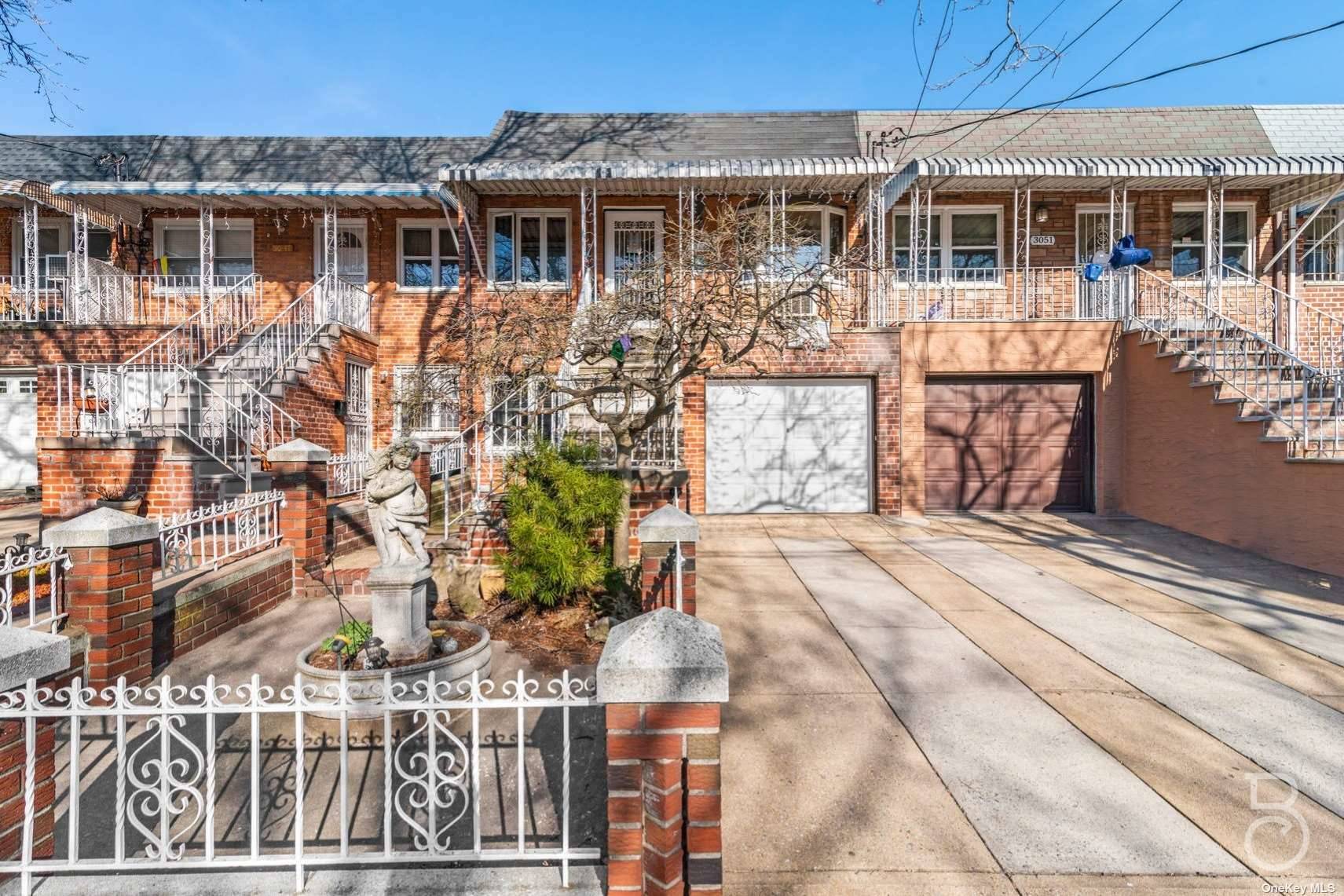 #1 photo, 30-49 74th Street, 皇后区 艾姆赫斯特 East Elmhurst , NY 11370