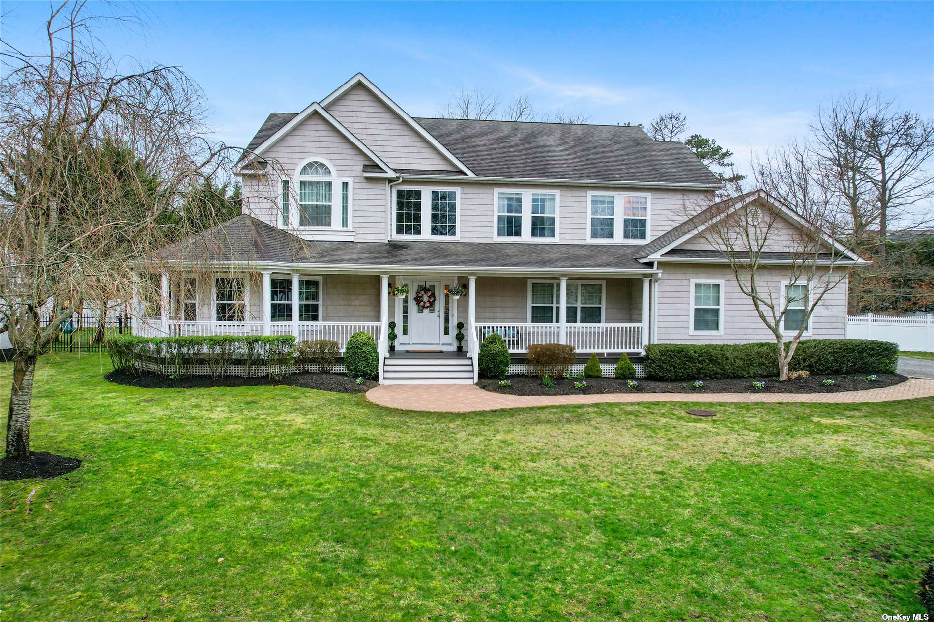 #1 photo, 8 Raffaella Drive, 东长岛 Eastport , NY 11941