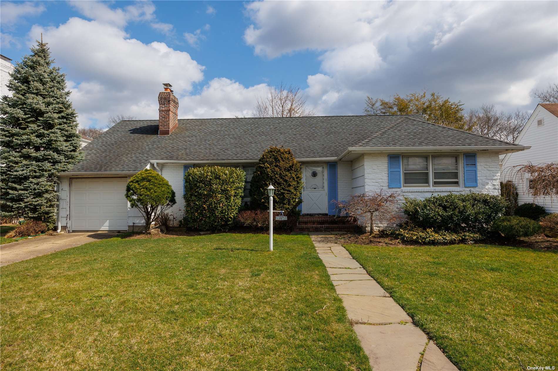 #1 photo, 1597 Blenheim Road, 长岛 Rockville Centre , NY 11570