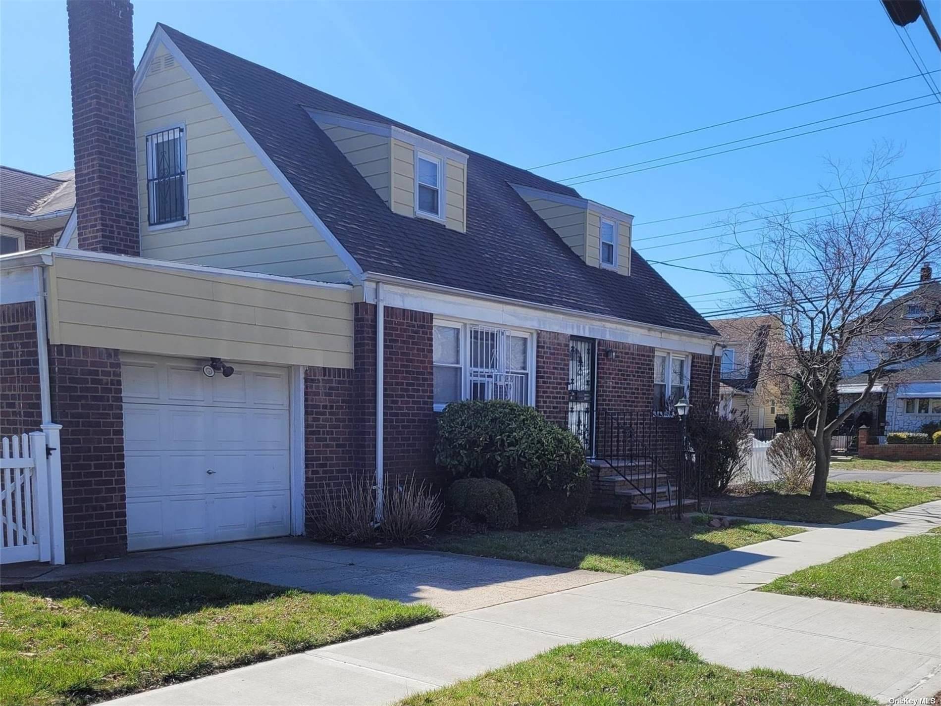 #1 photo, 131-75 221st Street, 皇后区 Laurelton , NY 11413