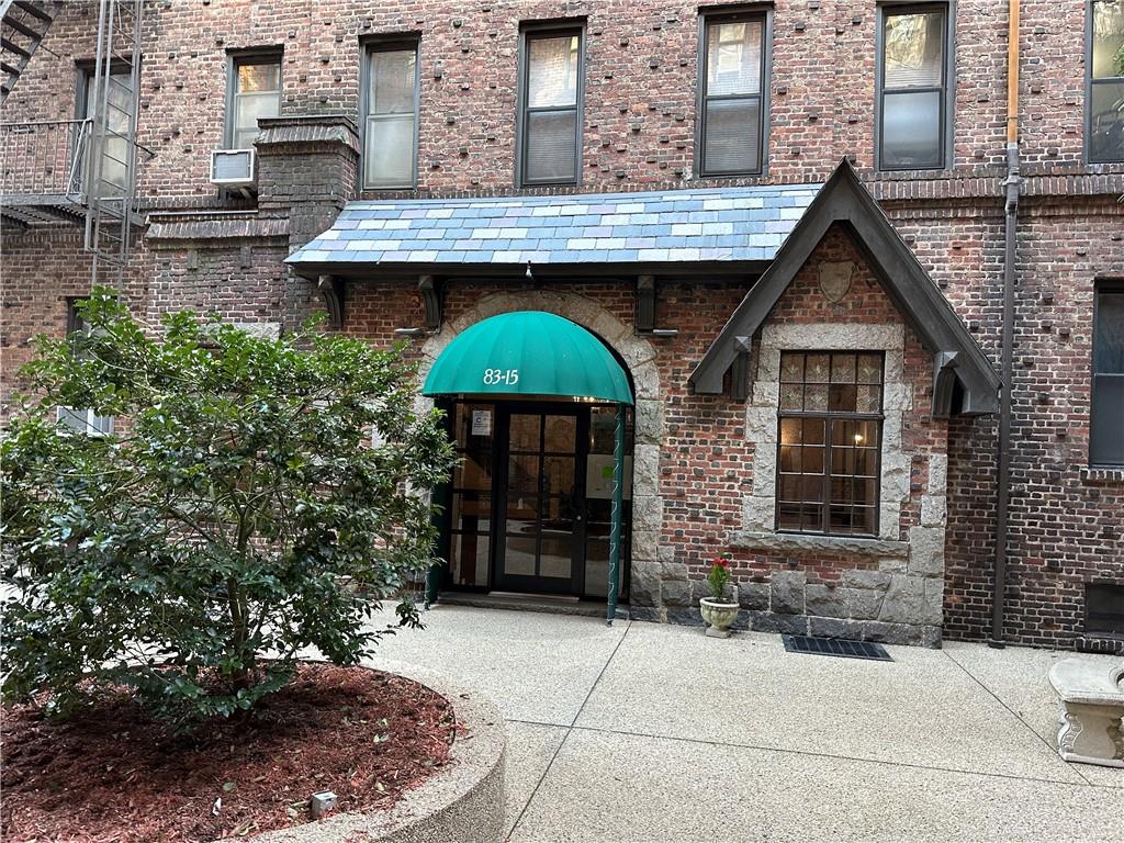 #2 photo, 83-15 116th Street, クイーンズ区 Richmond Hill , NY 11418