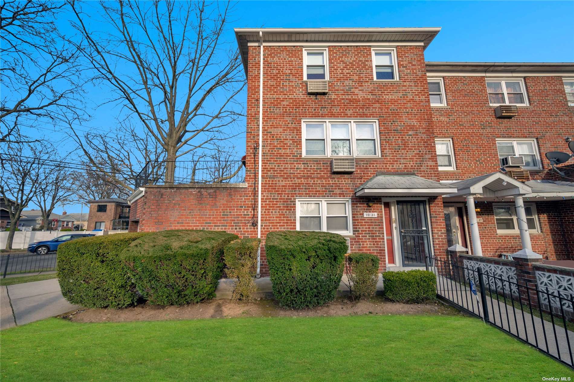 #1 photo, 20-35 157th Street, 法拉盛 Flushing , NY 11357