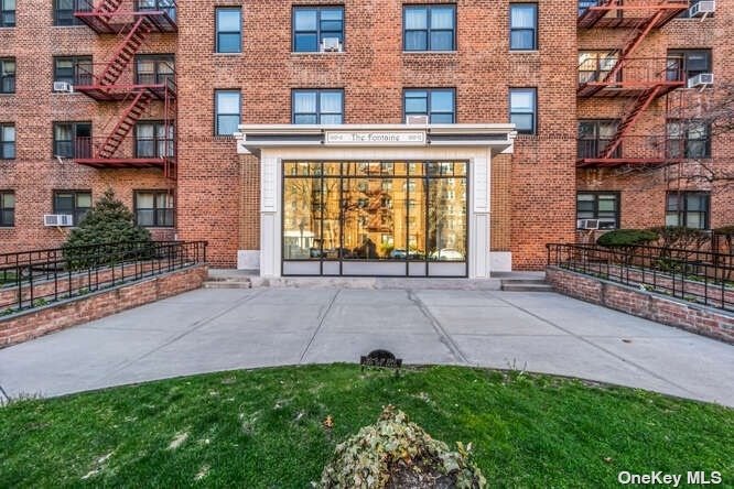 #1 photo, 100-11 67th Road, קווינס Forest Hills , NY 11375