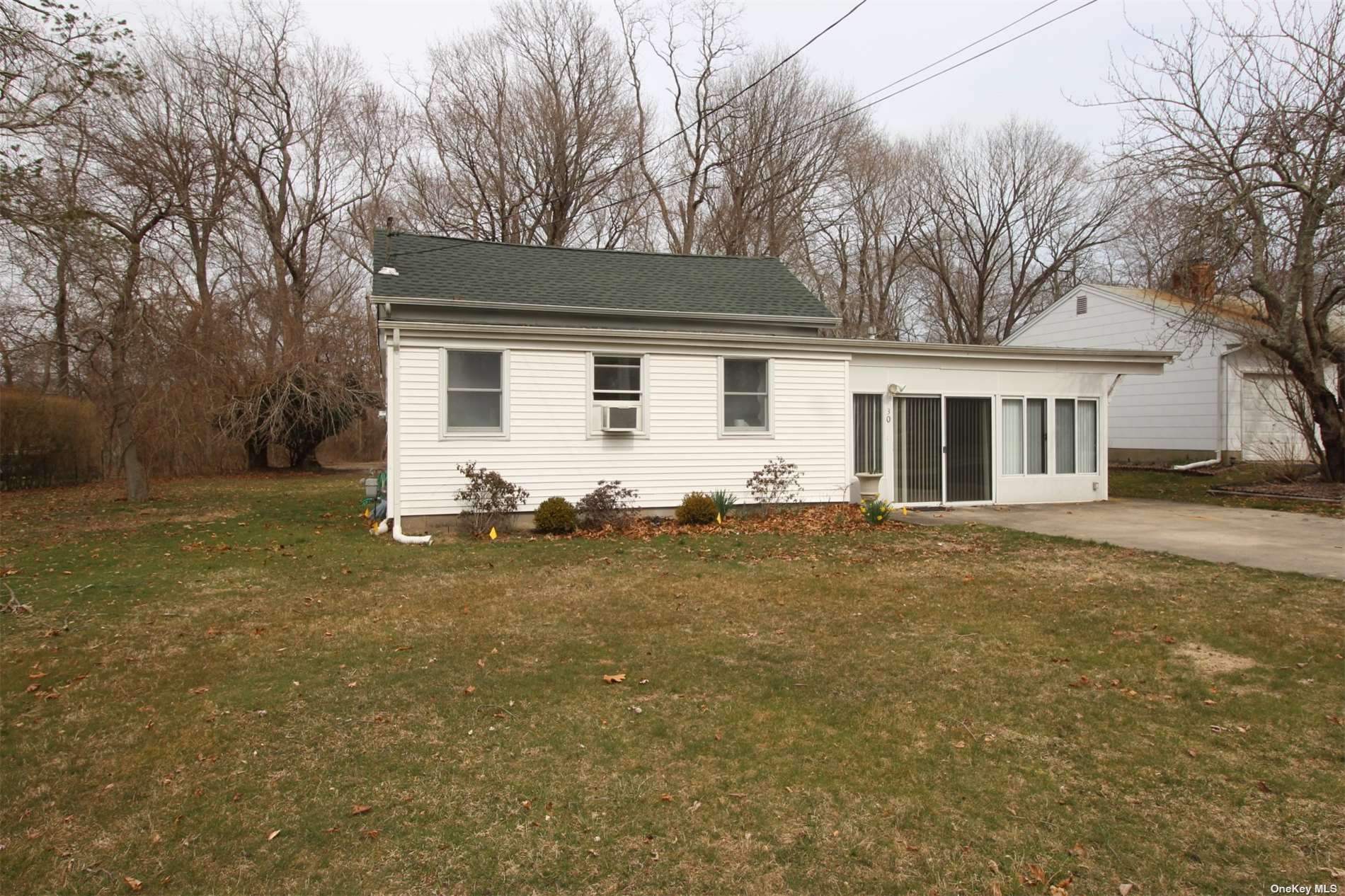 #1 photo, 30 Ryerson Avenue, 东长岛 Manorville , NY 11949