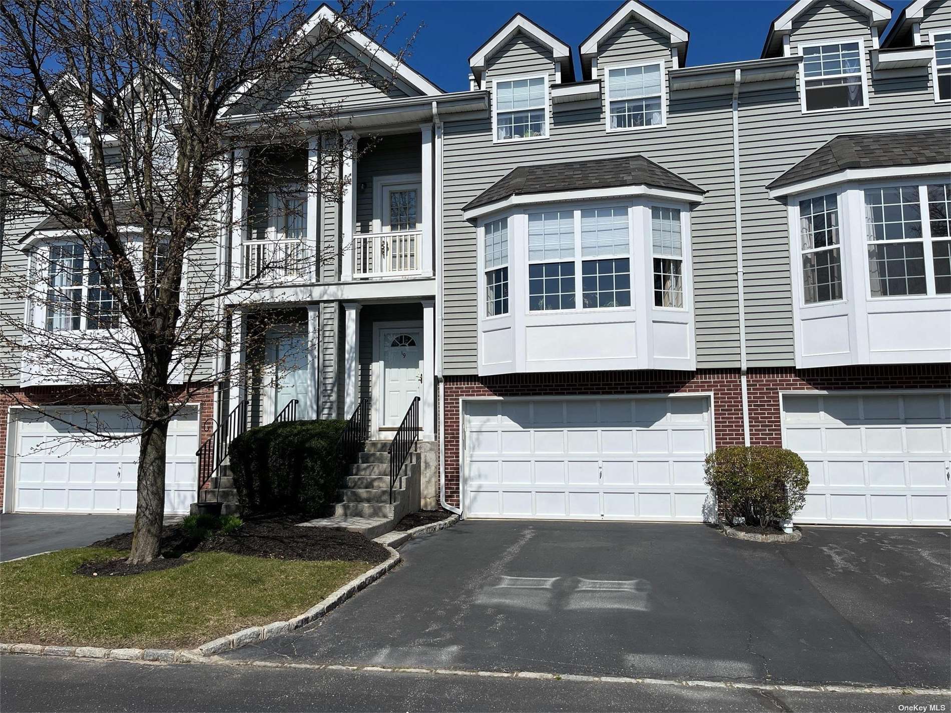 #1 photo, 19 Paddington Circle, 東長島 史密斯敦 Smithtown , NY 11787