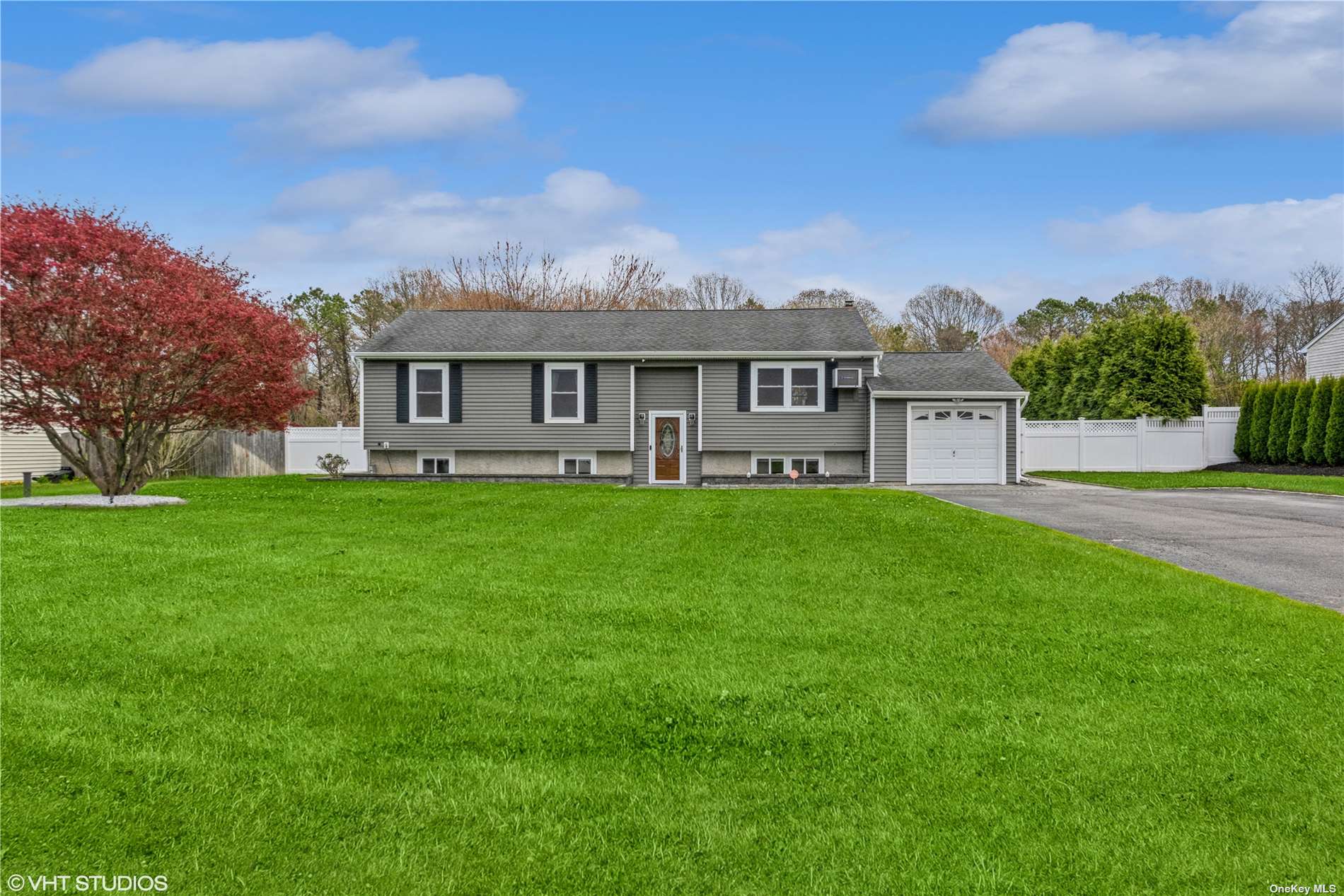 #1 photo, 637 Dunton Avenue, East Patchogue , NY 11772