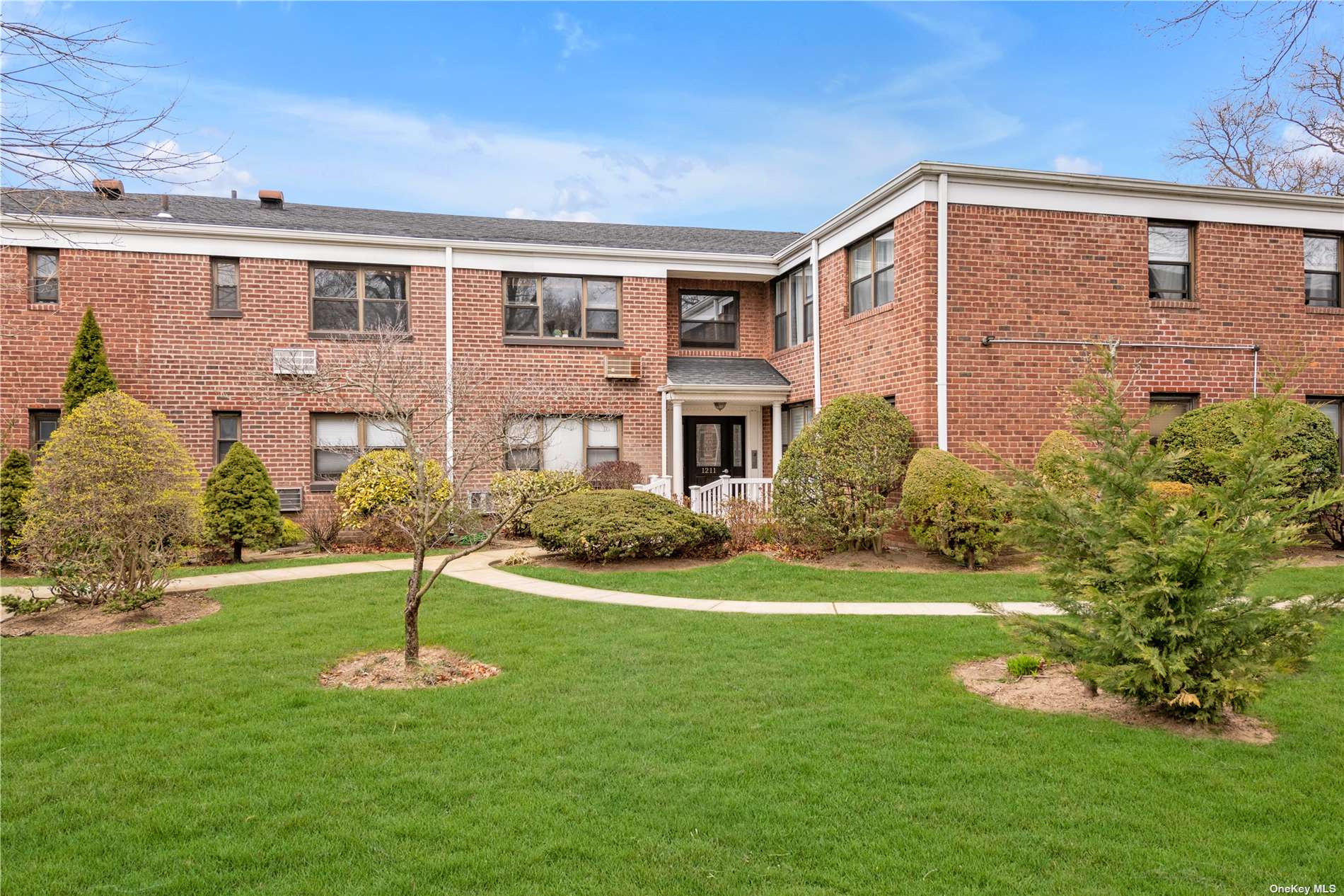 #1 photo, 1211 E Broadway, 长岛 Hewlett , NY 11557