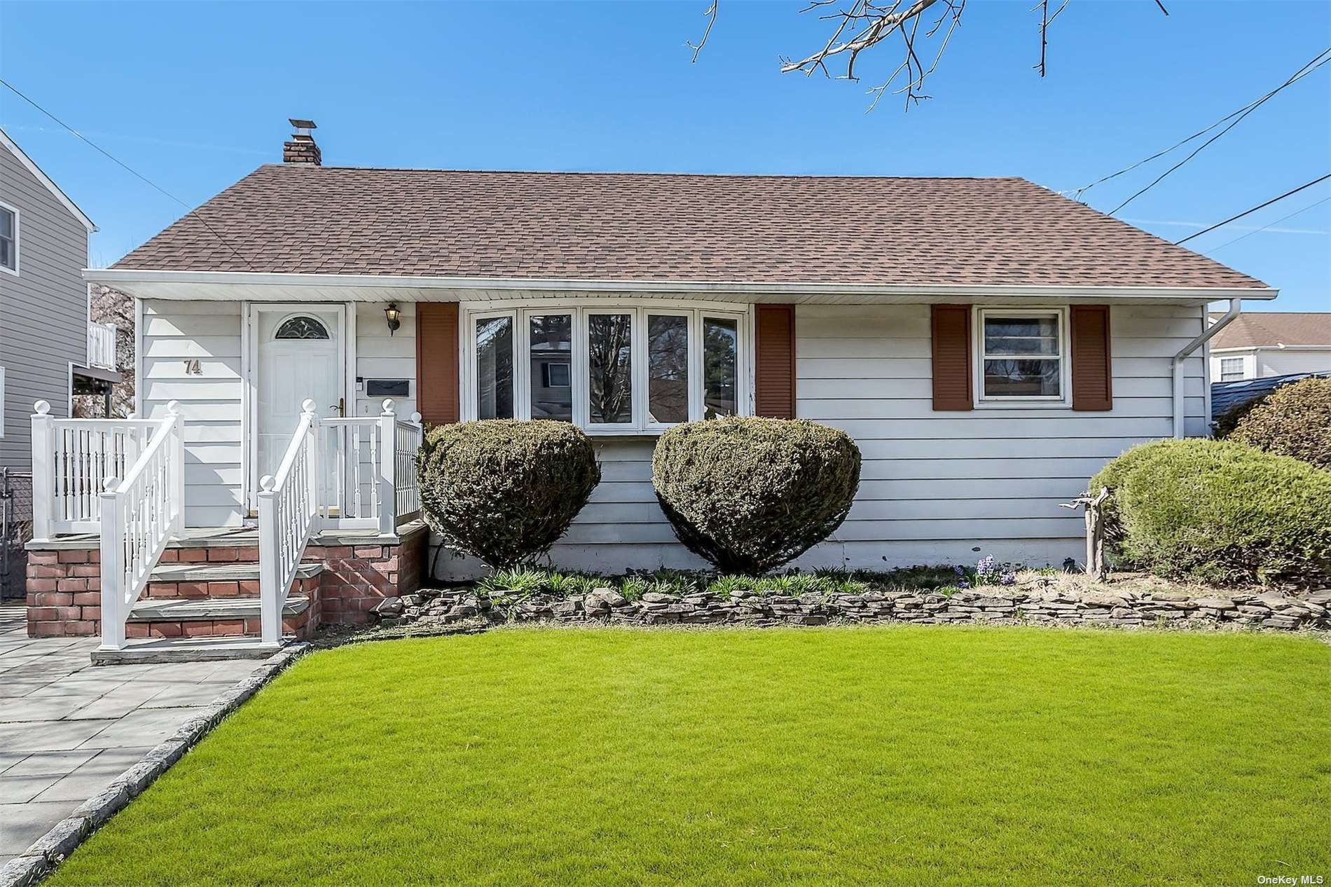 #1 photo, 74 Nevada Street, 長島 Hicksville , NY 11801