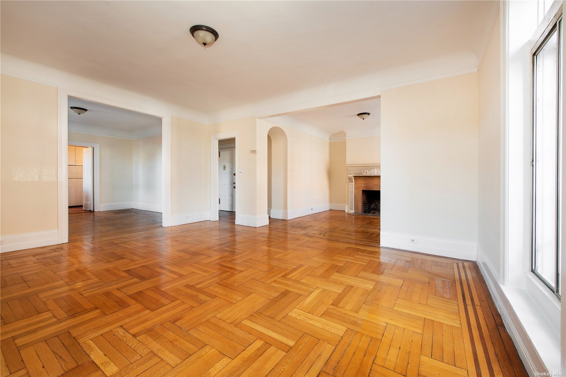 #1 photo, 33-15 80 Street, 皇后区 杰克逊高地 Jackson Heights , NY 11372