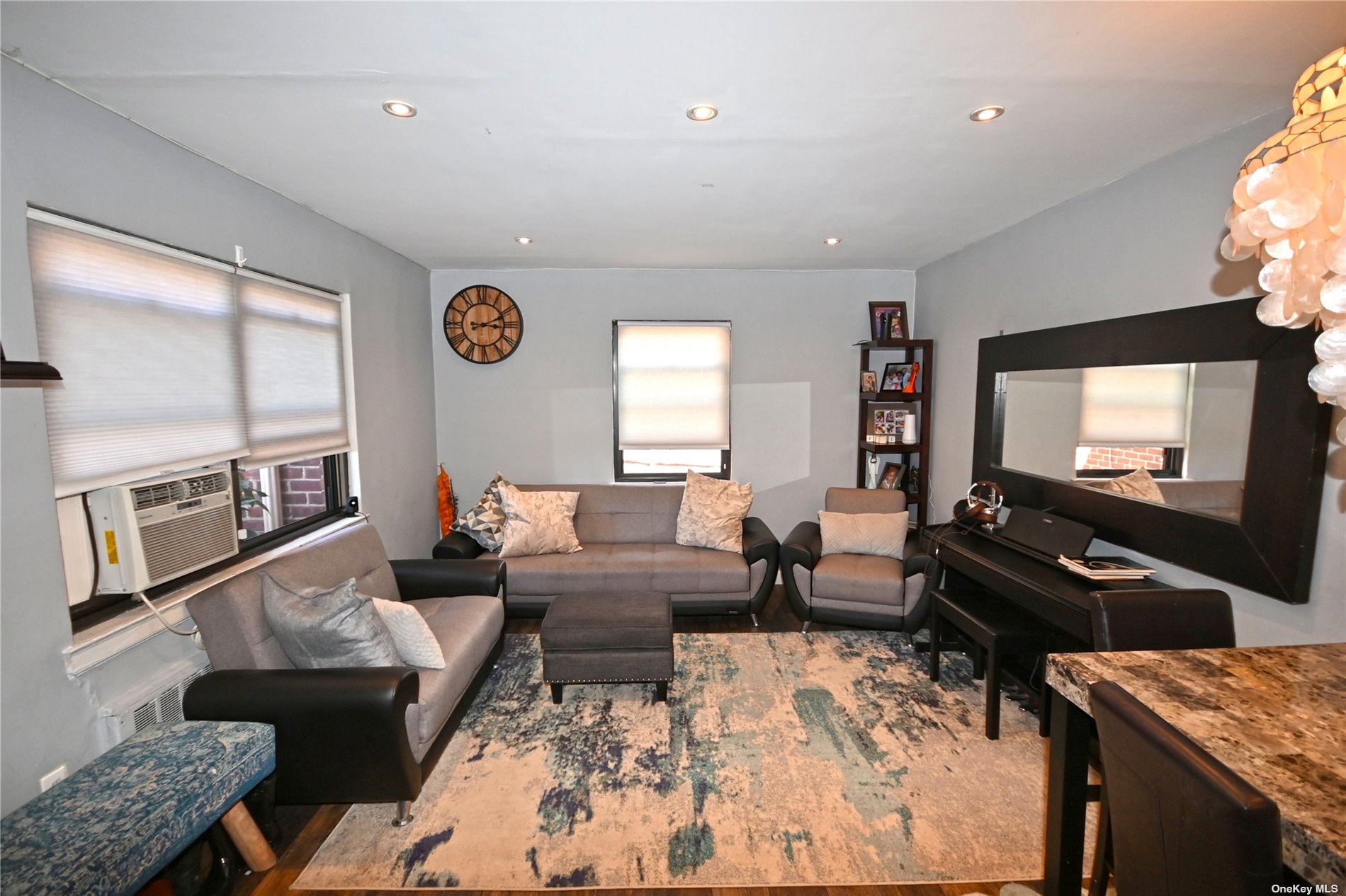 #1 photo, 219-34 75th Avenue, 皇后区 Oakland Gardens , NY 11364