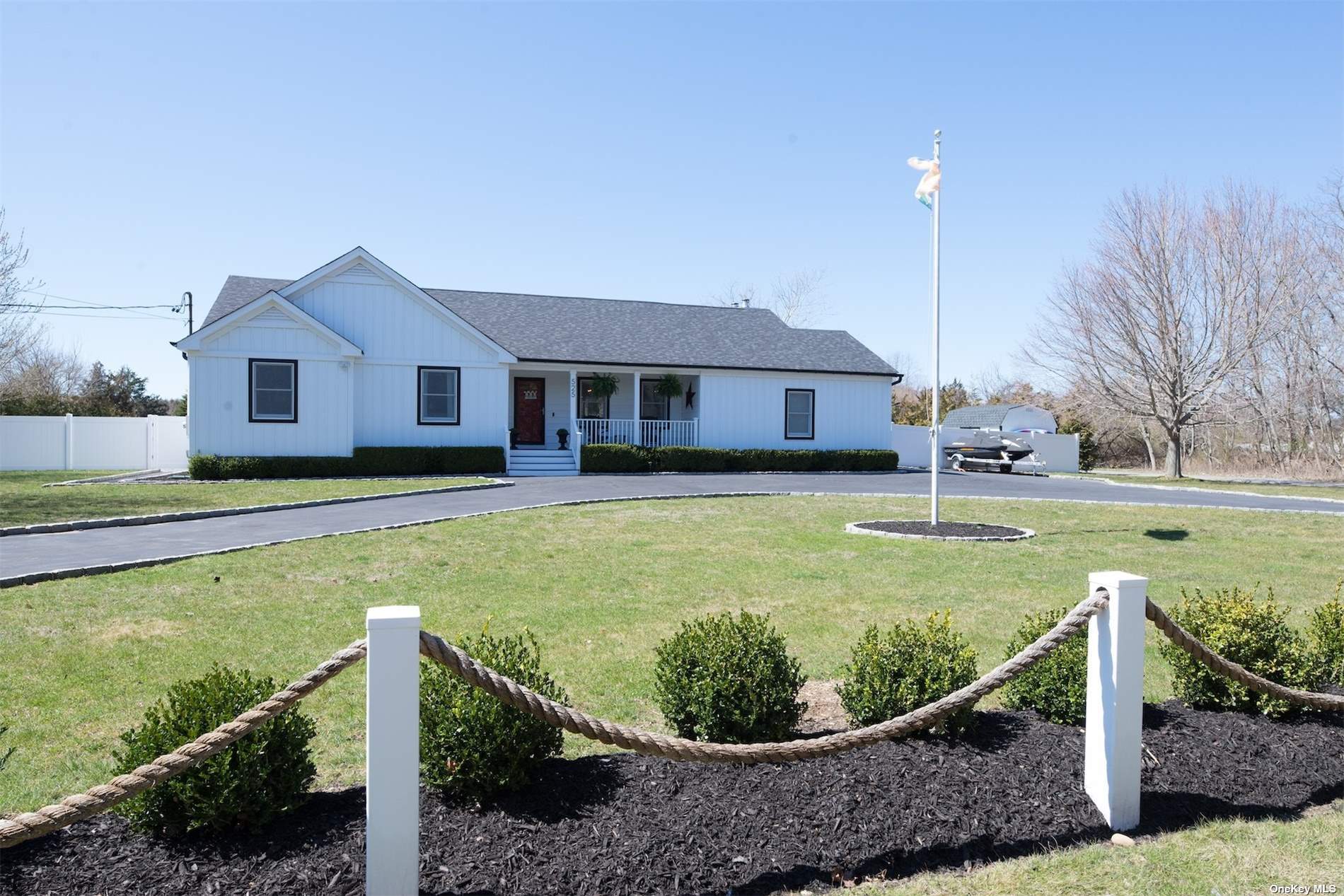 #1 photo, 525 Rocky Point Road, 东长岛 East Marion , NY 11939