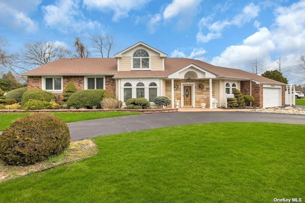 #1 photo, 27 Dove Lane, 东长岛 海湾 Bay Shore , NY 11706