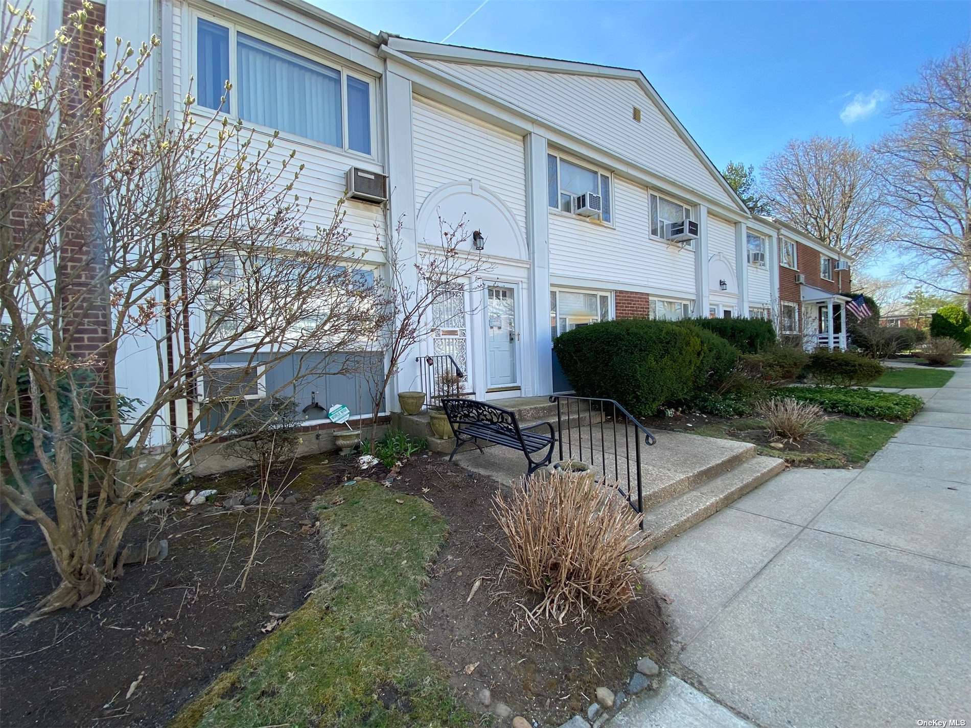 #1 photo, 14-33 212 Street, 皇后區 貝塞 Bayside , NY 11360