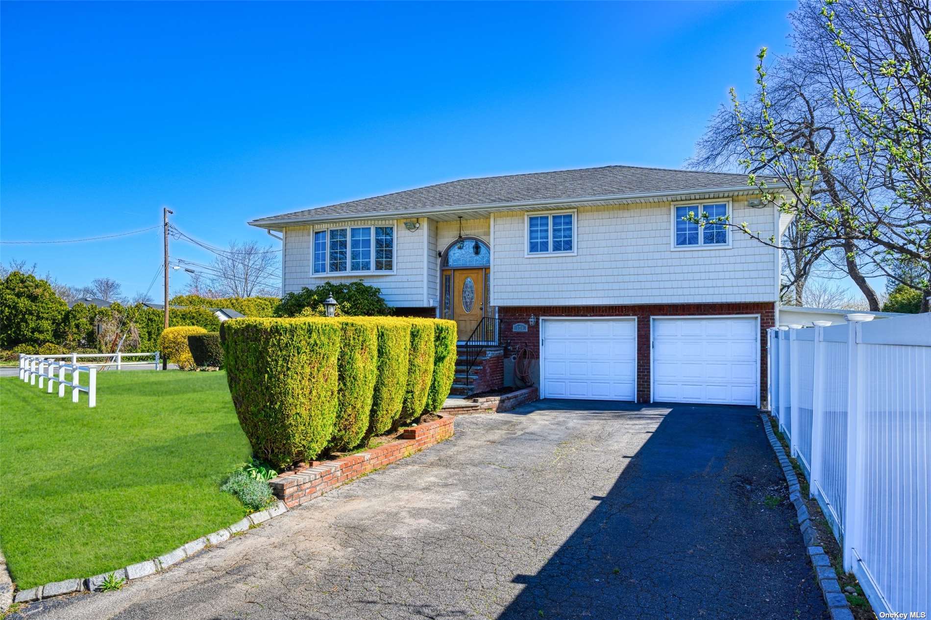 #1 photo, 170 Radcliffe Road, Plainview , NY 11803