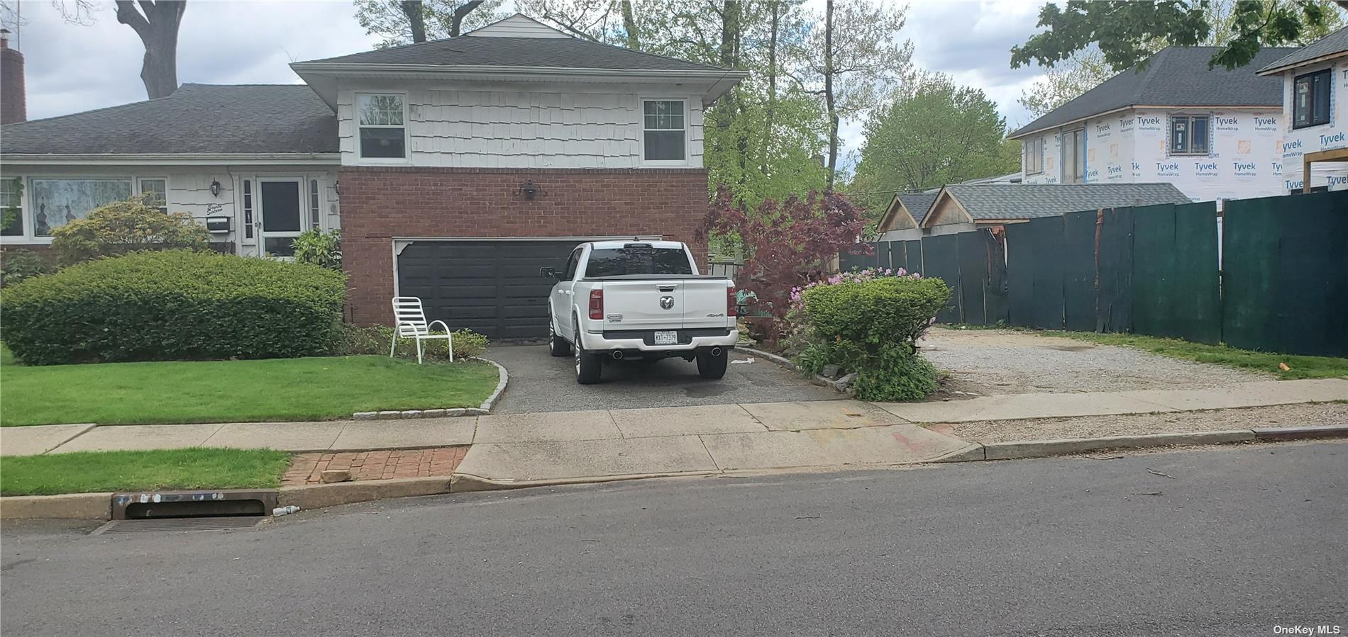 #1 photo, 80-16 260th Street, 皇后区 花卉园 Floral Park , NY 11004