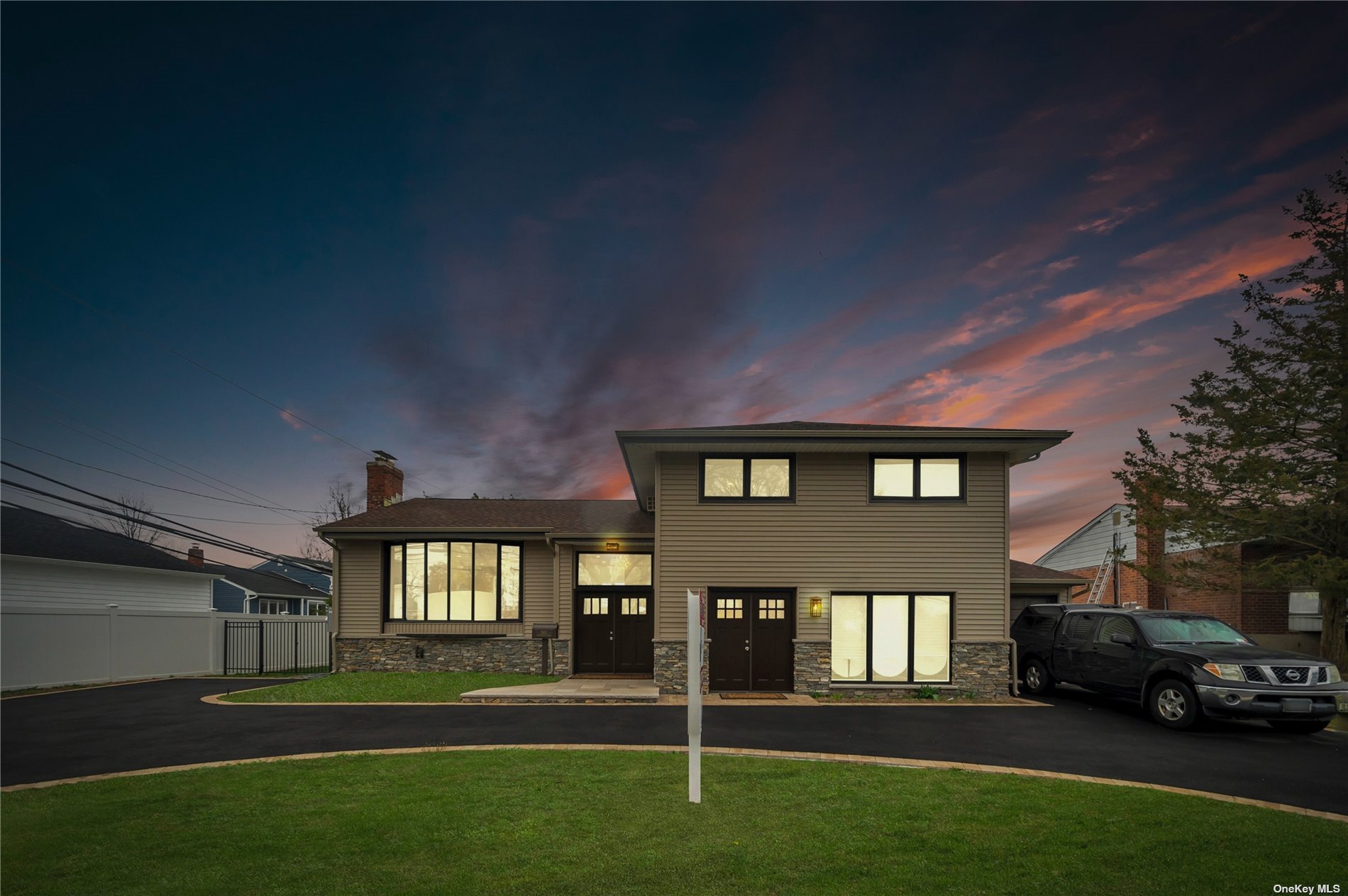 #1 photo, 543 Woodbury Road, 长岛 Plainview , NY 11803