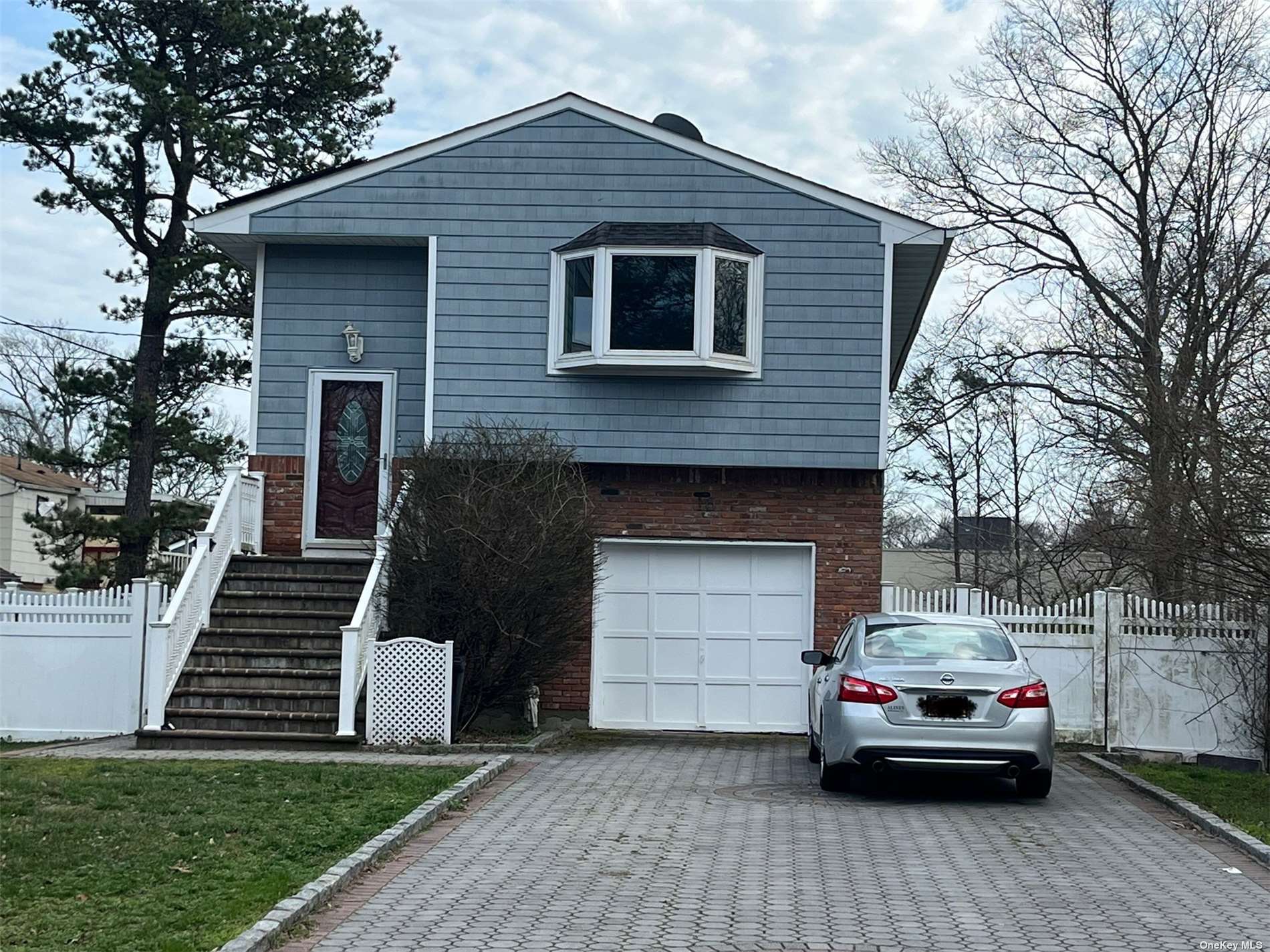 #1 photo, 16 W Birch Street, 东长岛 艾斯利普 Islip , NY 11751