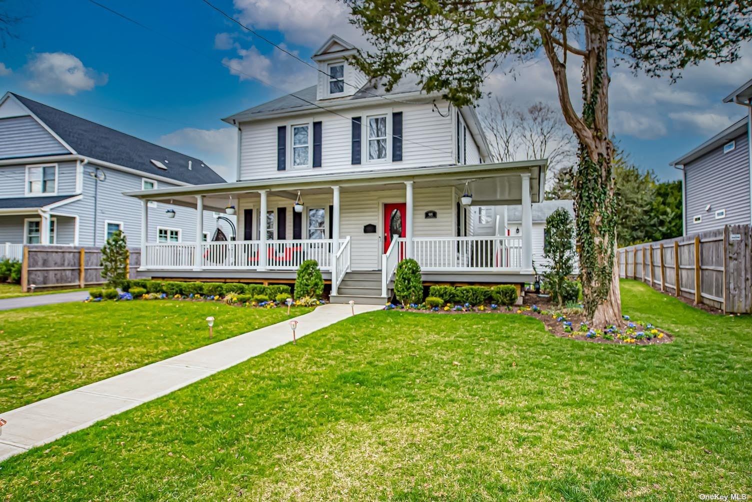 #1 photo, 95 Carley Avenue, سوفولك Huntington , NY 11743