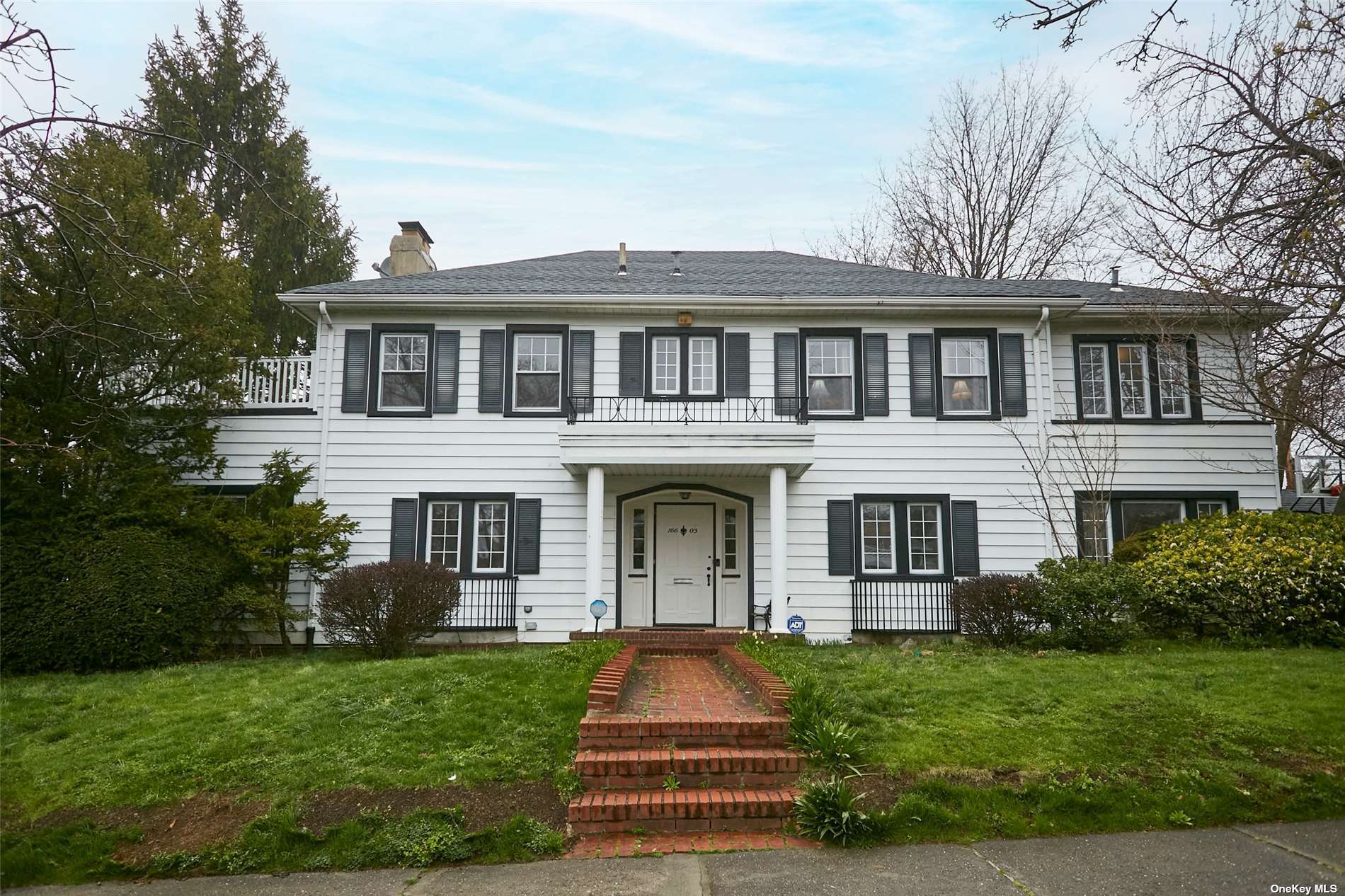 #1 photo, 166-03 35th Avenue, 法拉盛 Flushing , NY 11358