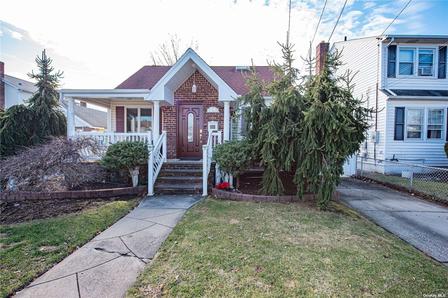#1 photo, 24 Bedford Avenue, 長島 Elmont , NY 11003
