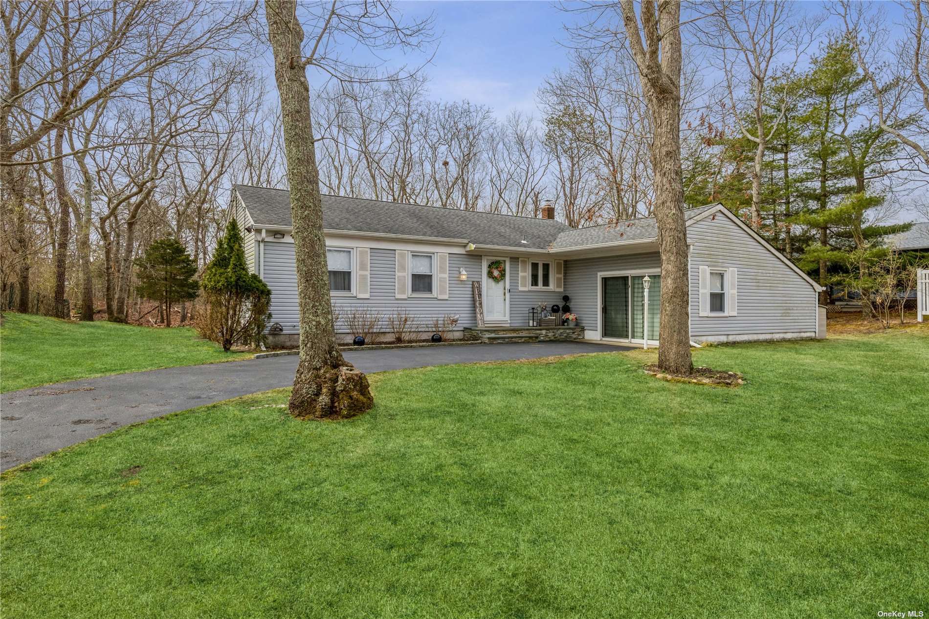 #1 photo, 4 Arbor Lane, 东长岛 汉普顿 Hampton Bays , NY 11946
