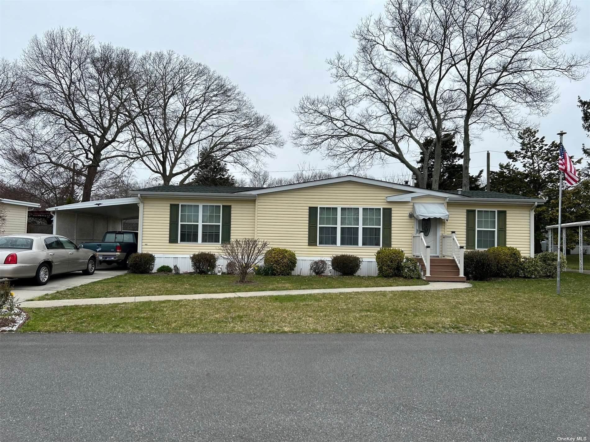 #1 photo, 1661-384 Old Country Road, Riverhead , NY 11901