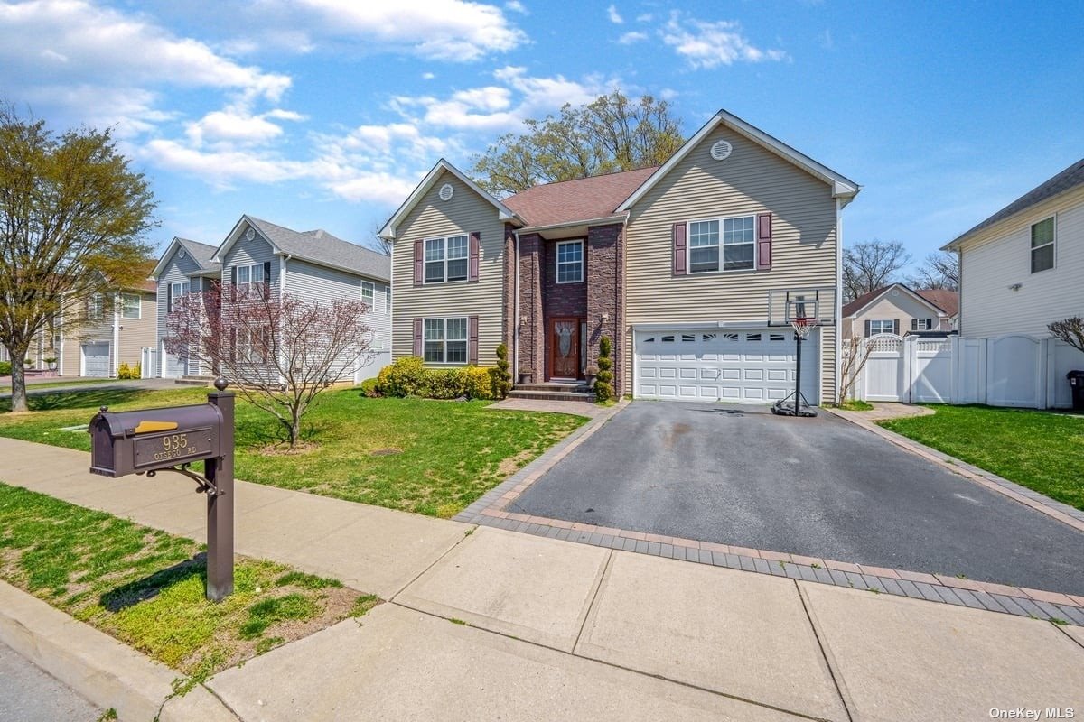 #1 photo, 935 Otsego Road, 长岛 West Hempstead , NY 11552