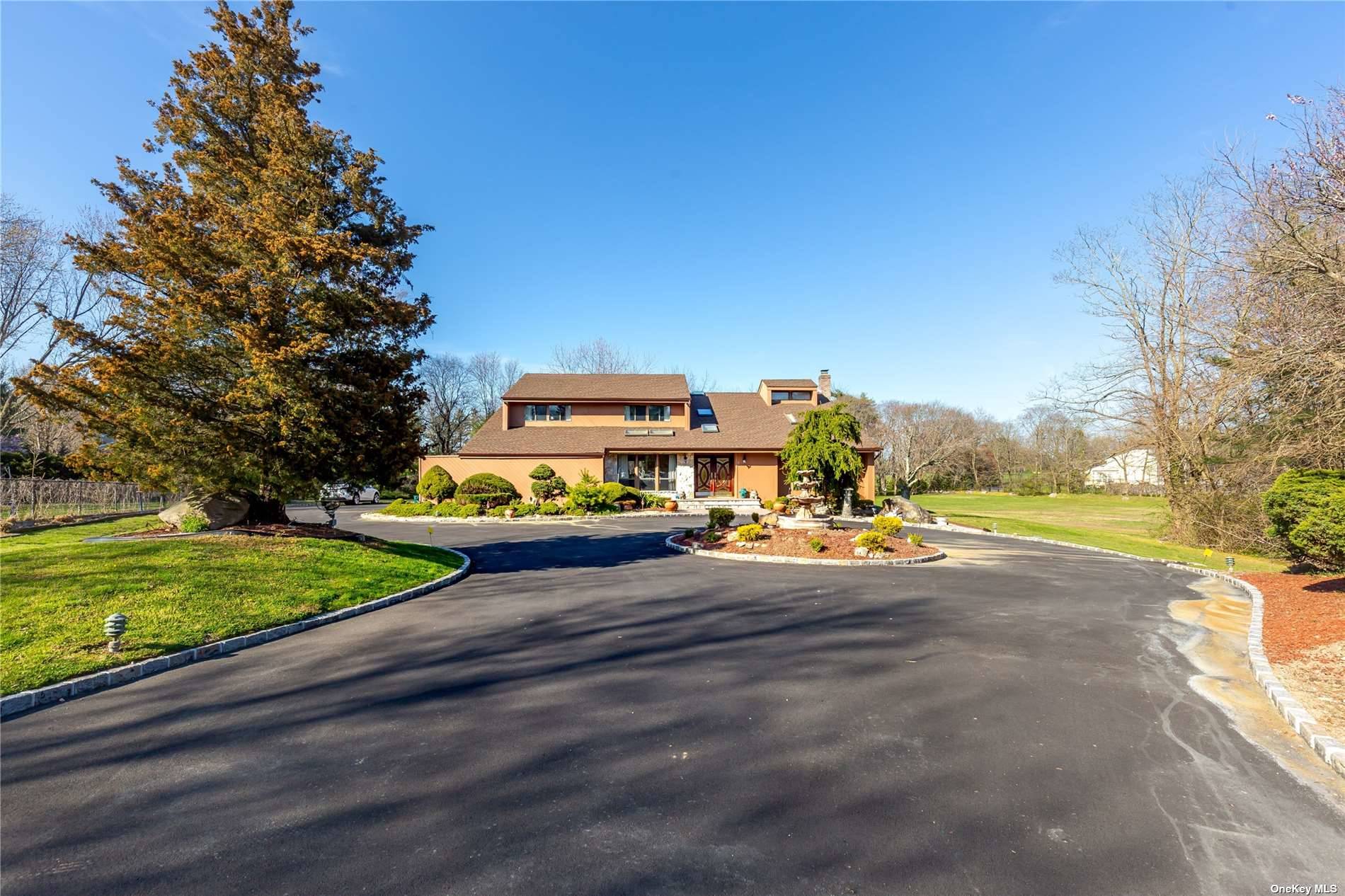 #1 photo, 25 Carriage Court, 长岛 Muttontown , NY 11791