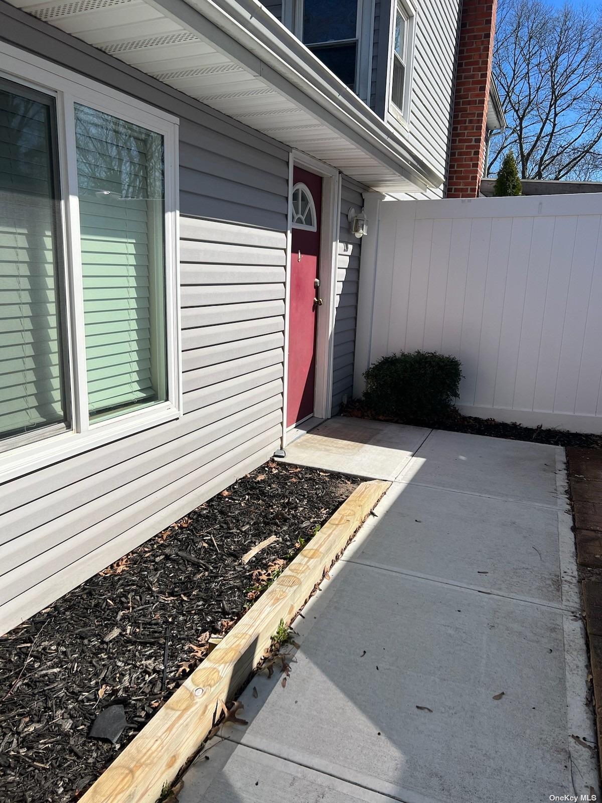 #1 photo, 278 Swan Lake Drive, 东长岛 Patchogue , NY 11772