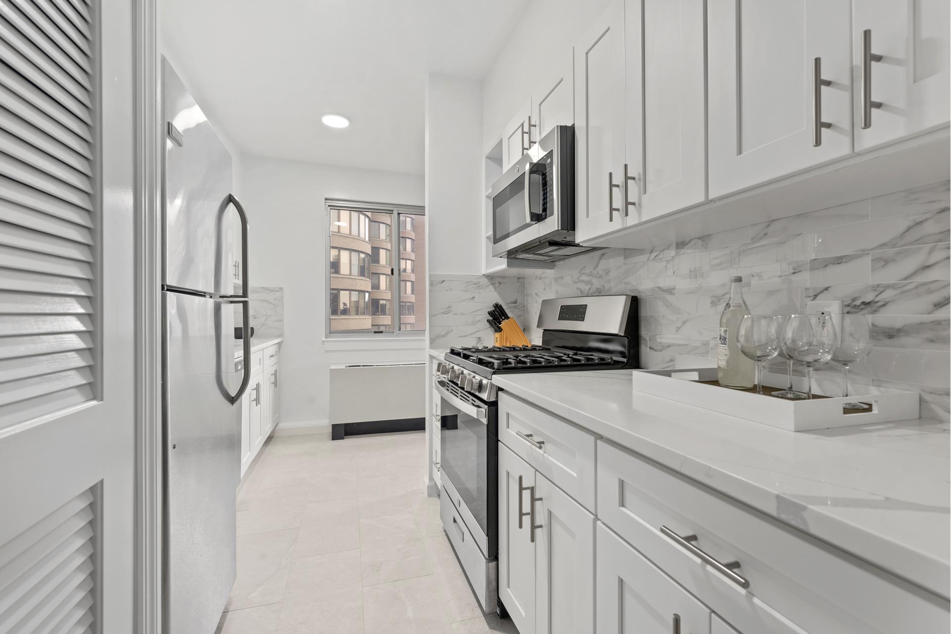 #1 photo, 308 E 38TH Street, Murray Hill , NY 10016