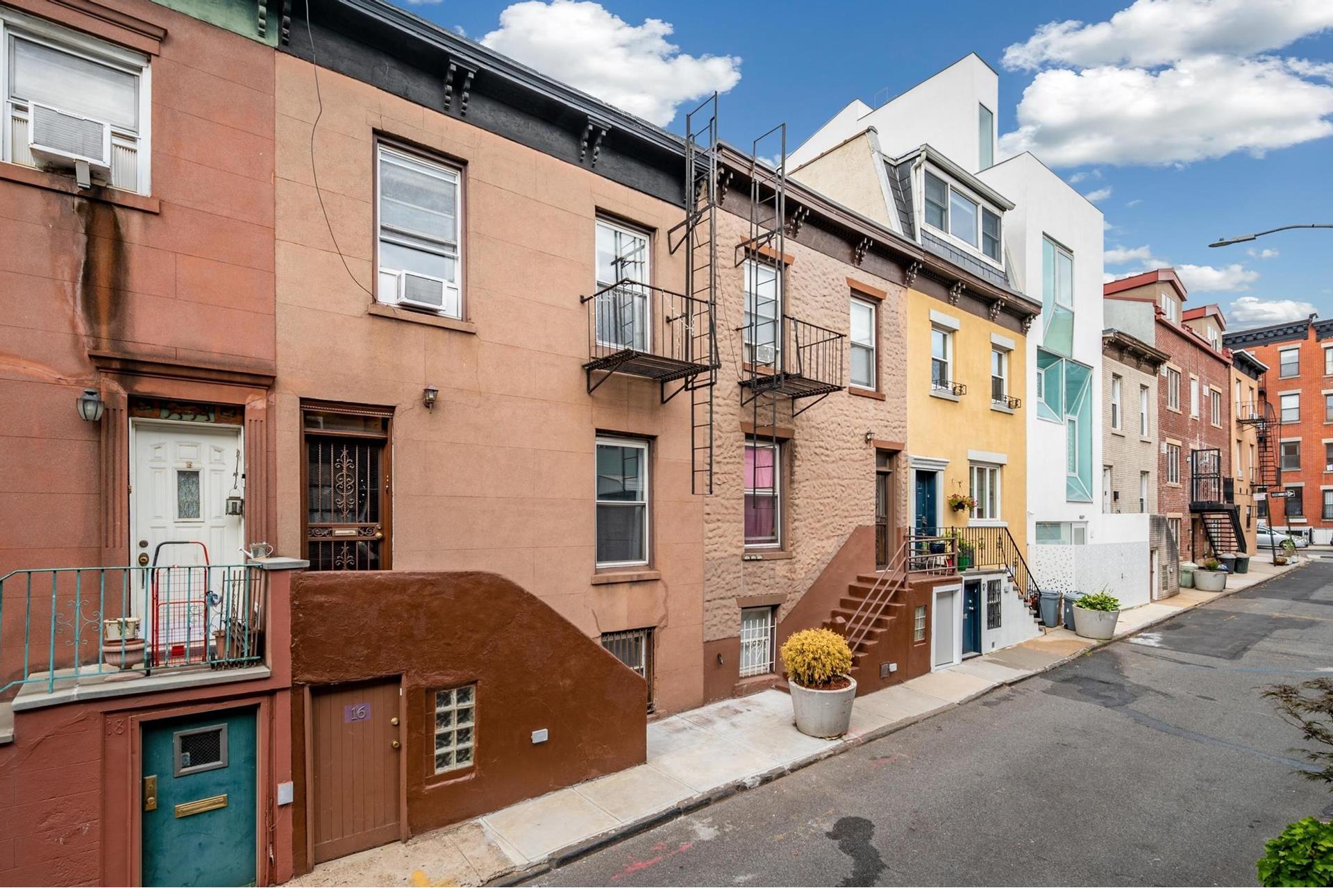 #1 photo, 14 DENNETT Place, 布鲁克林 卡罗尔花园 Carroll Gardens , NY 11231