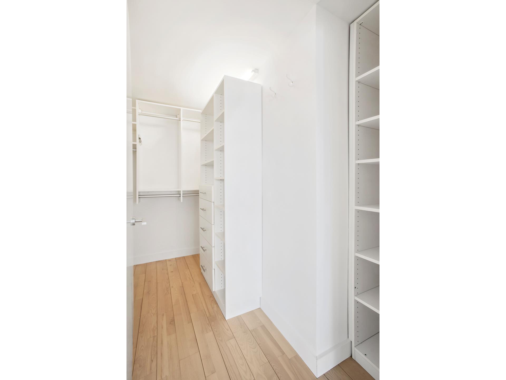 #13 photo, 322 W 57TH Street, マンハッタン Hells Kitchen , NY 10019