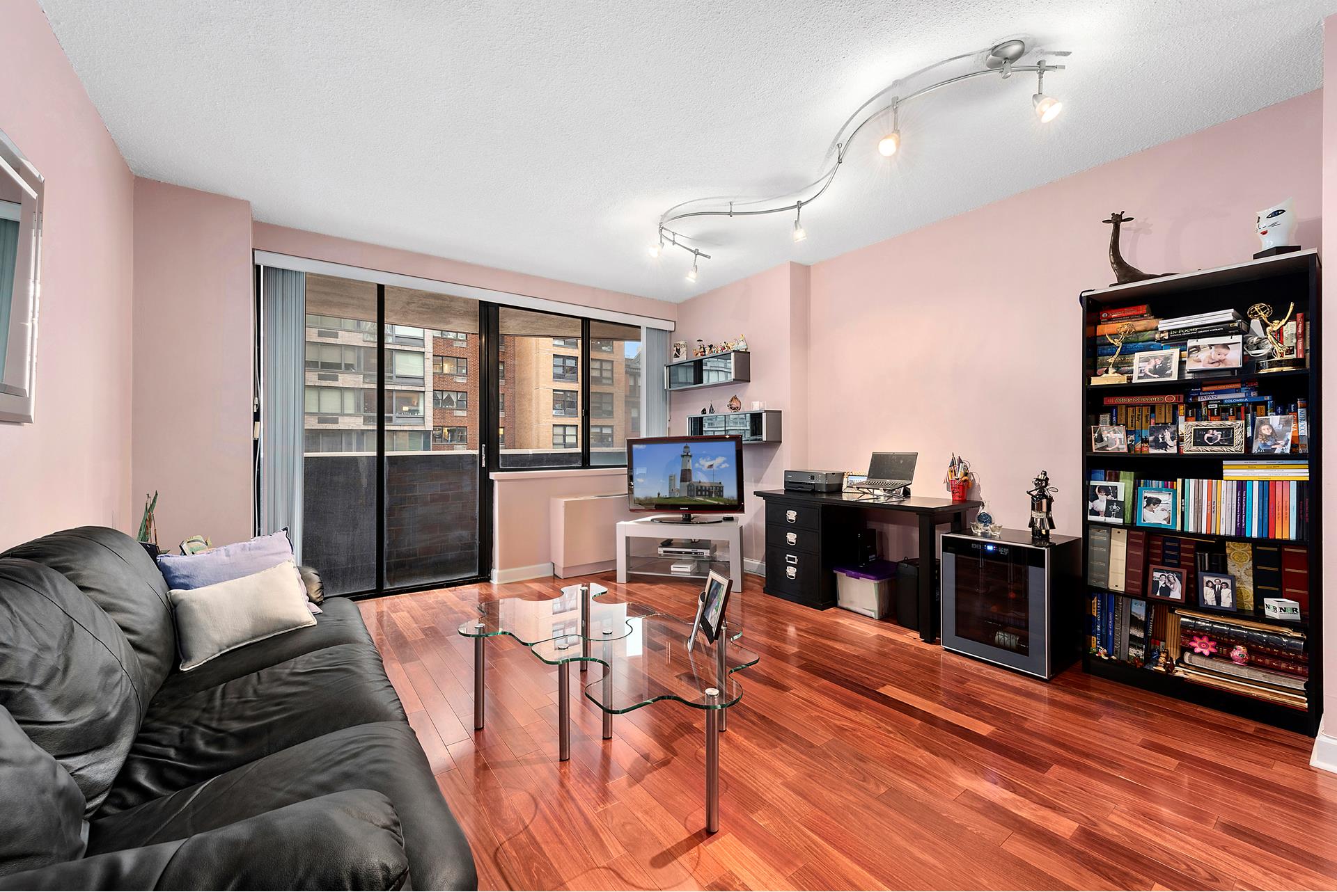 #1 photo, 233 E 86TH Street, Yorkville , NY 10028