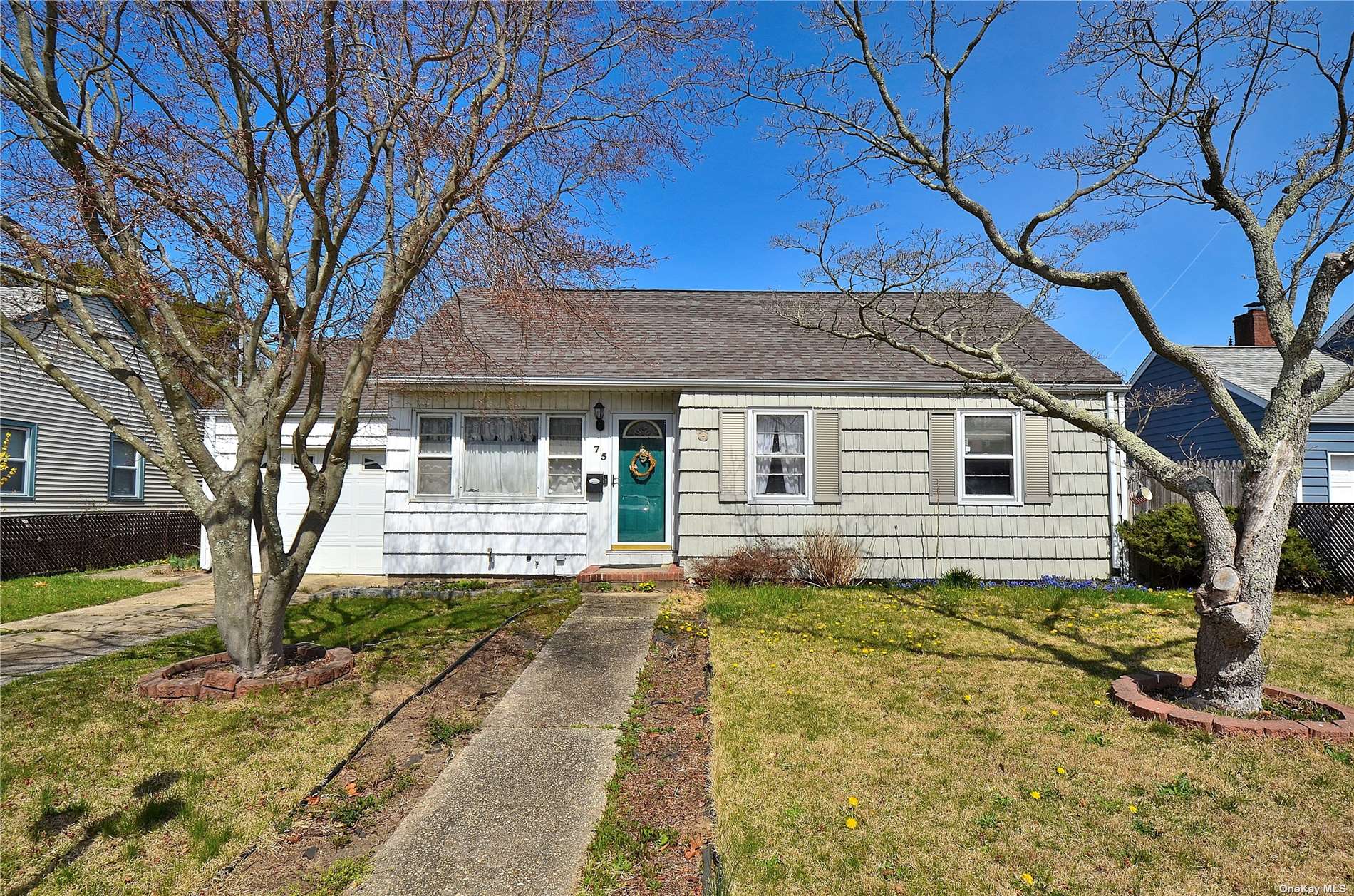 #1 photo, 75 Abbington Court, Copiague , NY 11726