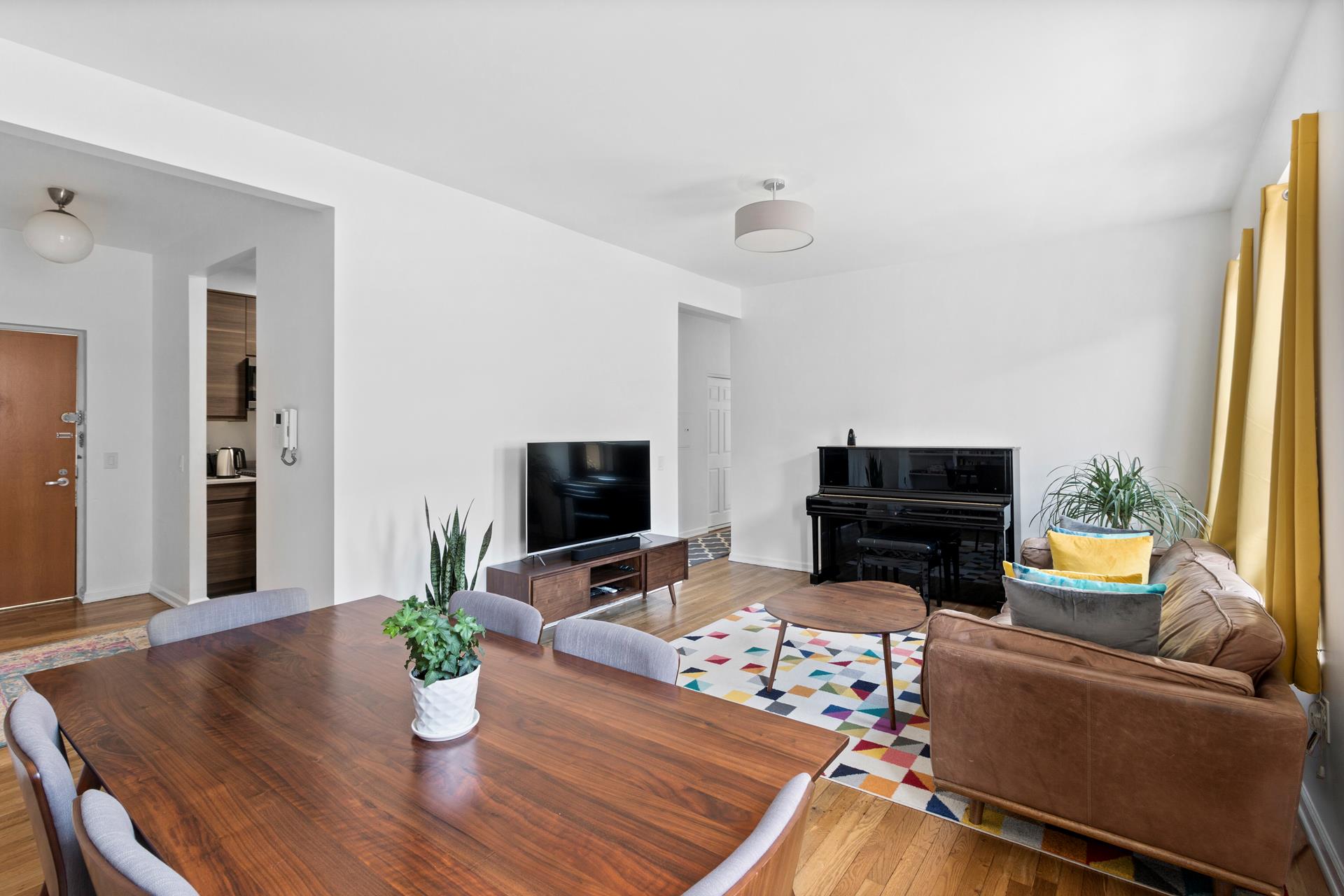 #1 photo, 368 West 117th Street, मैनहटन Morningside Heights , NY 10026