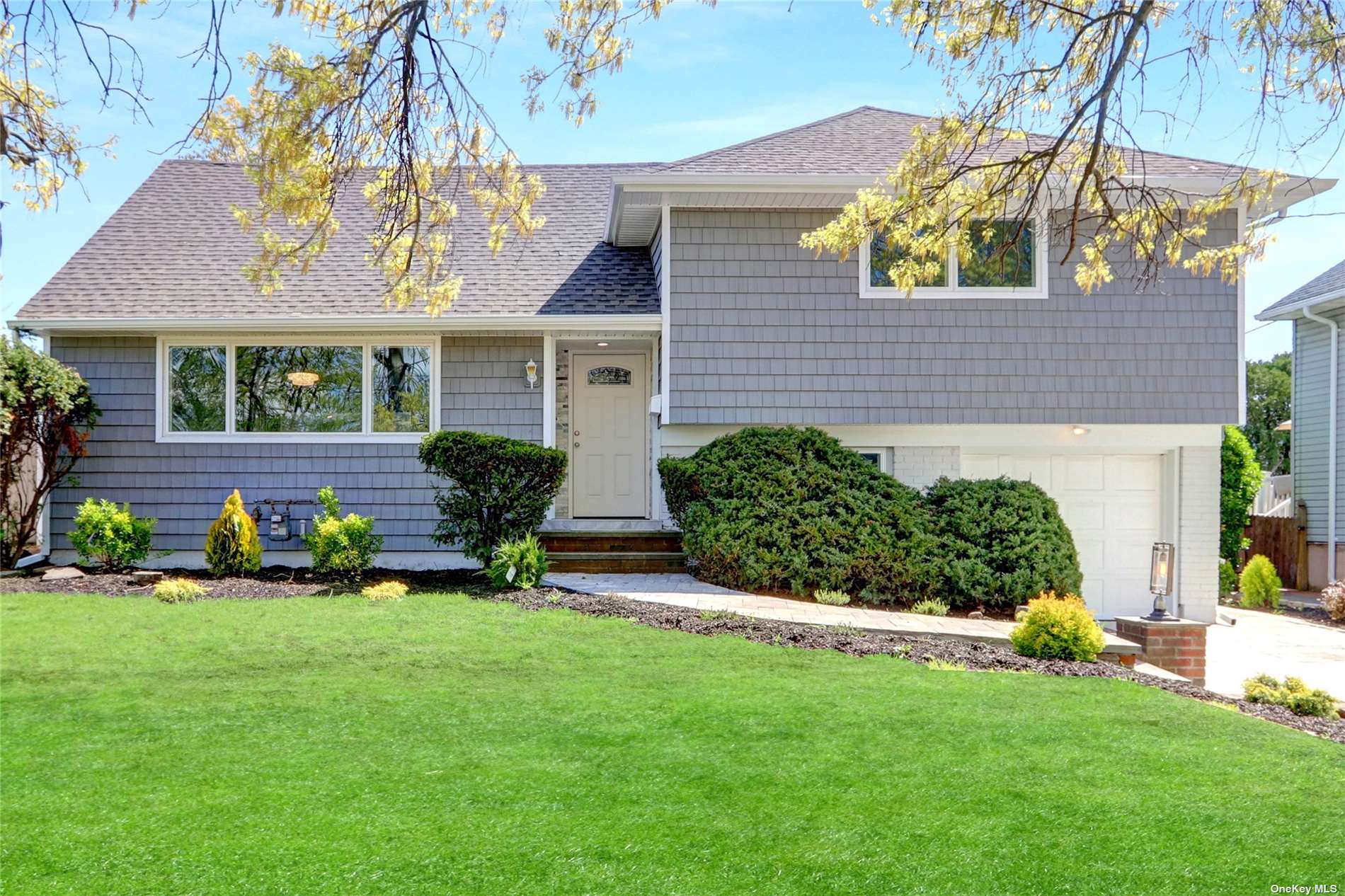 #1 photo, 95 W Henrietta Avenue, 长岛 Oceanside , NY 11572