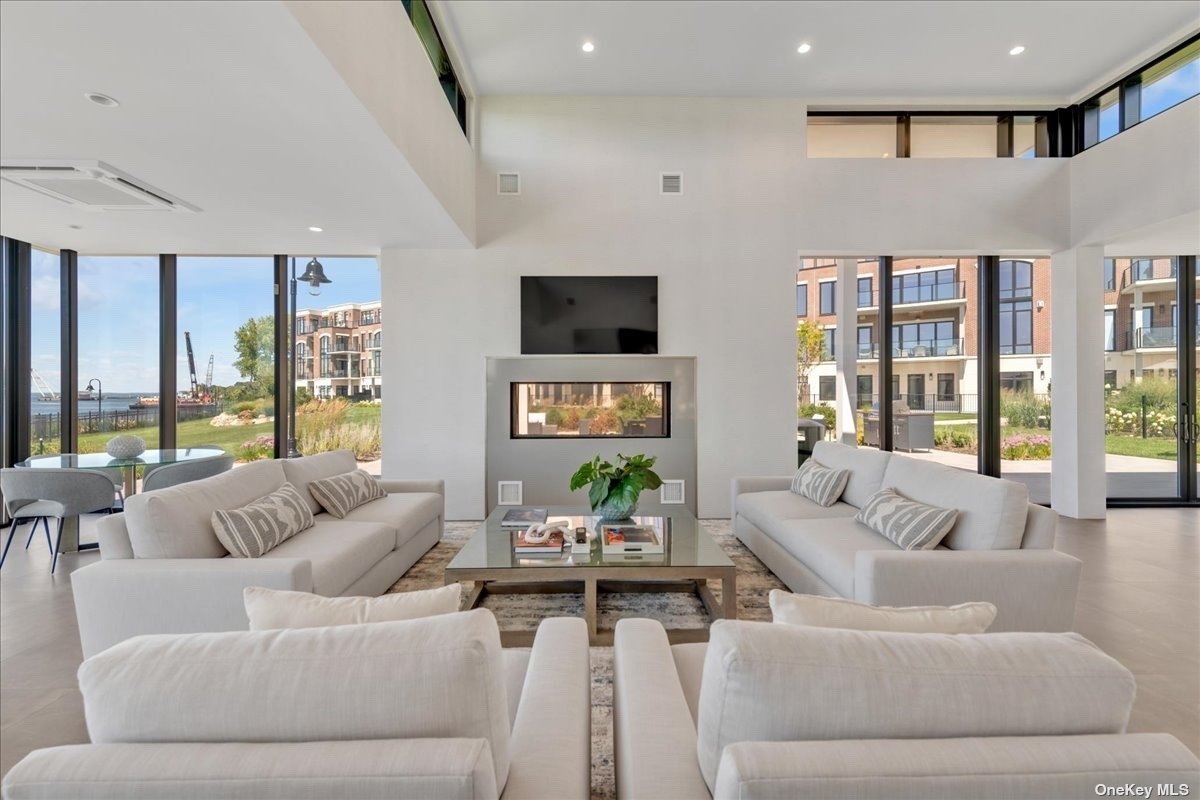 #1 photo, 10 Shore Road, 长岛 Glenwood Landing , NY 11547