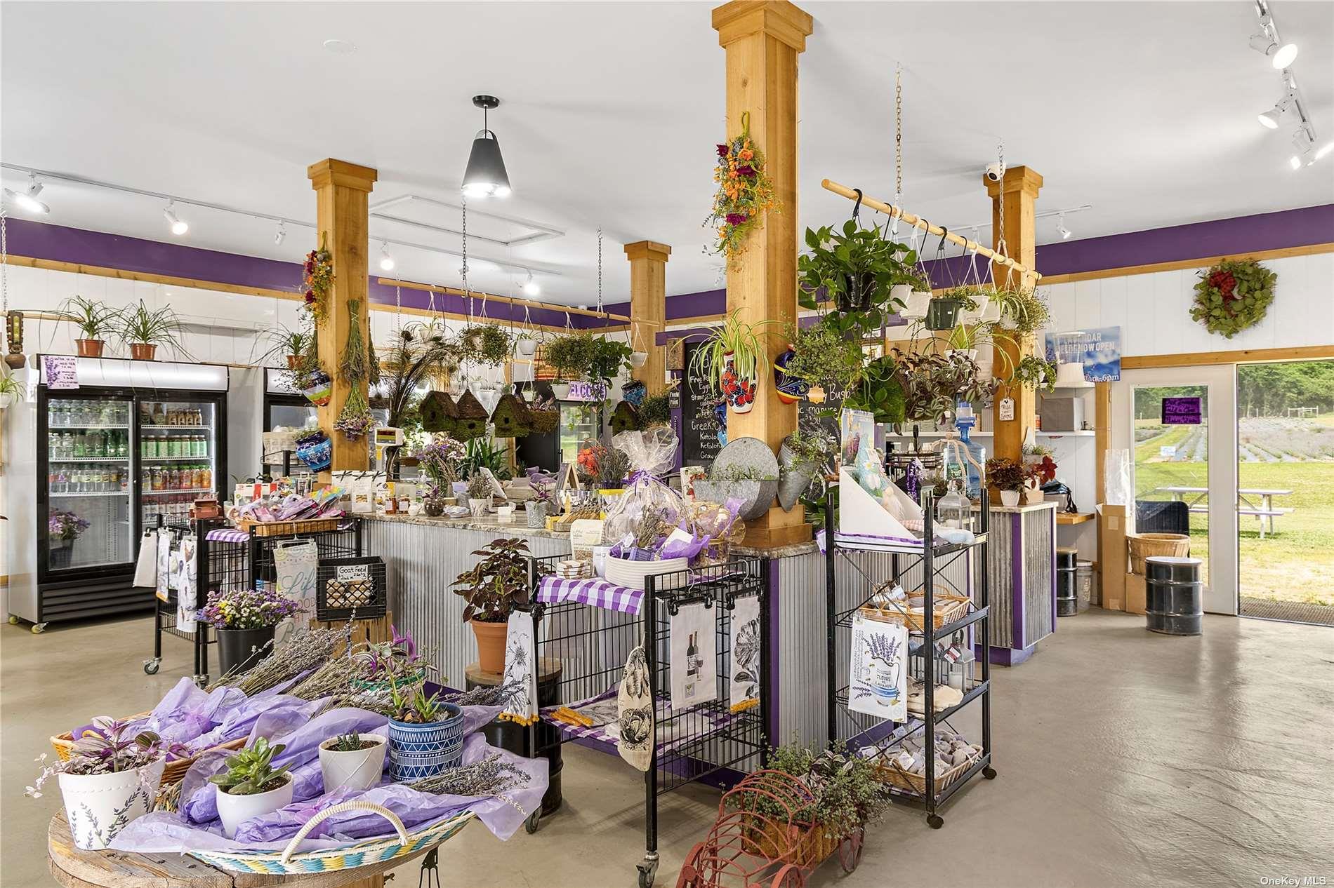 #5 photo, 3360 Sound Ave, サフォーク郡 Riverhead , NY 11901