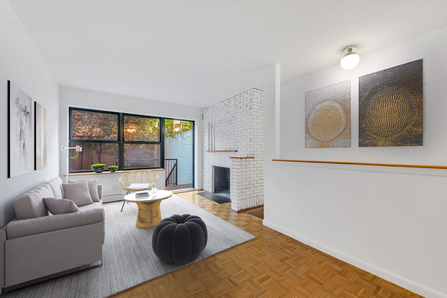 #1 photo, 453 W 19th Street, 맨해튼 CHELSEA , NY 10011