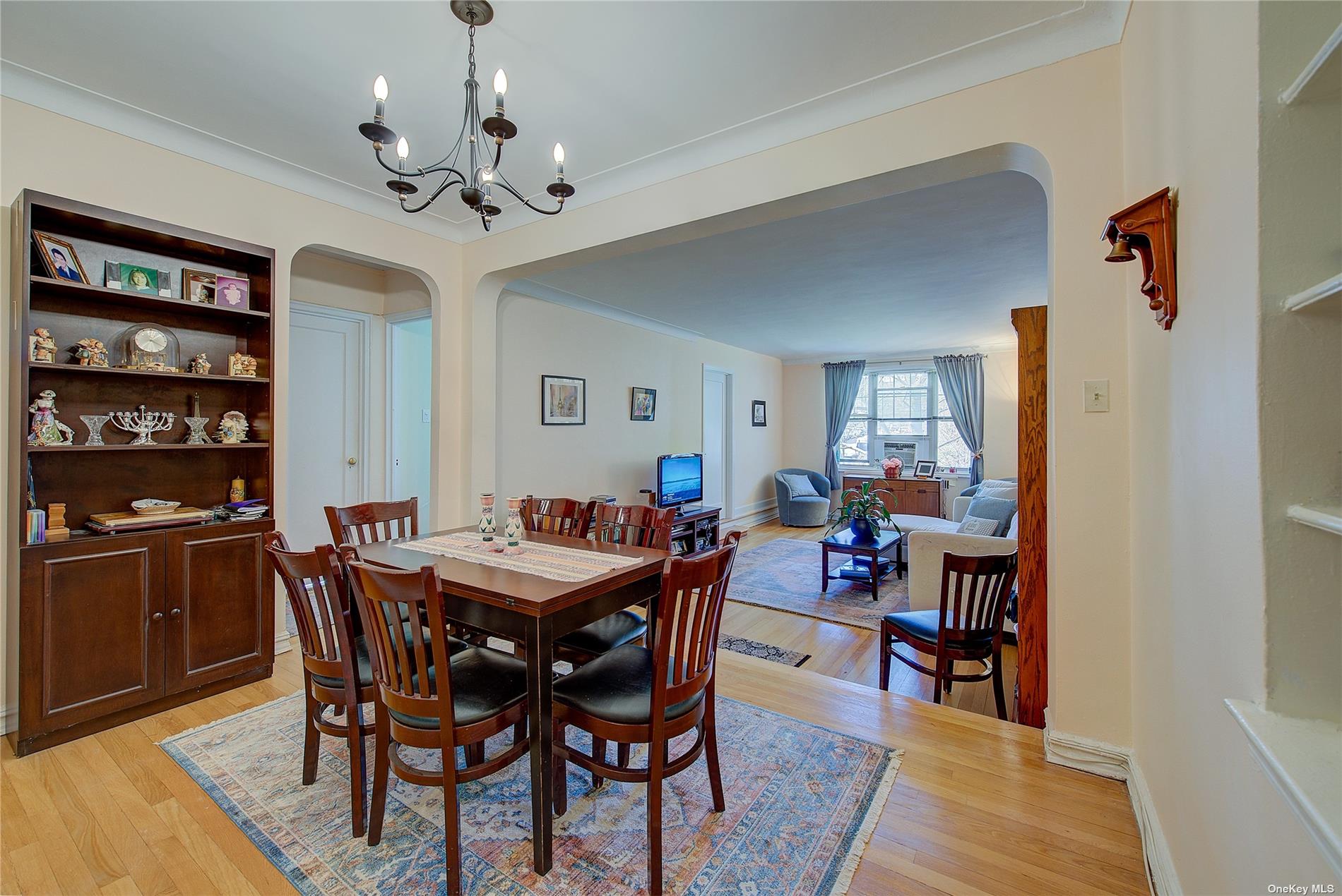 #1 photo, 77-35 113th Street, 皇后区 森林小丘 Forest Hills , NY 11375