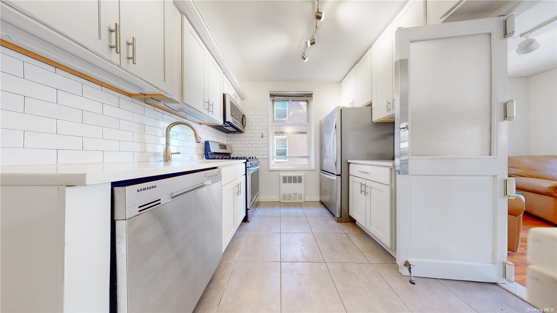 #1 photo, 9411 Shore Road, ব্রুকলিন Brooklyn , NY 11209