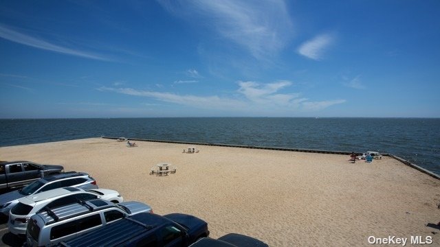 #1 photo, 333 Candee Avenue, 东长岛 Sayville , NY 11782